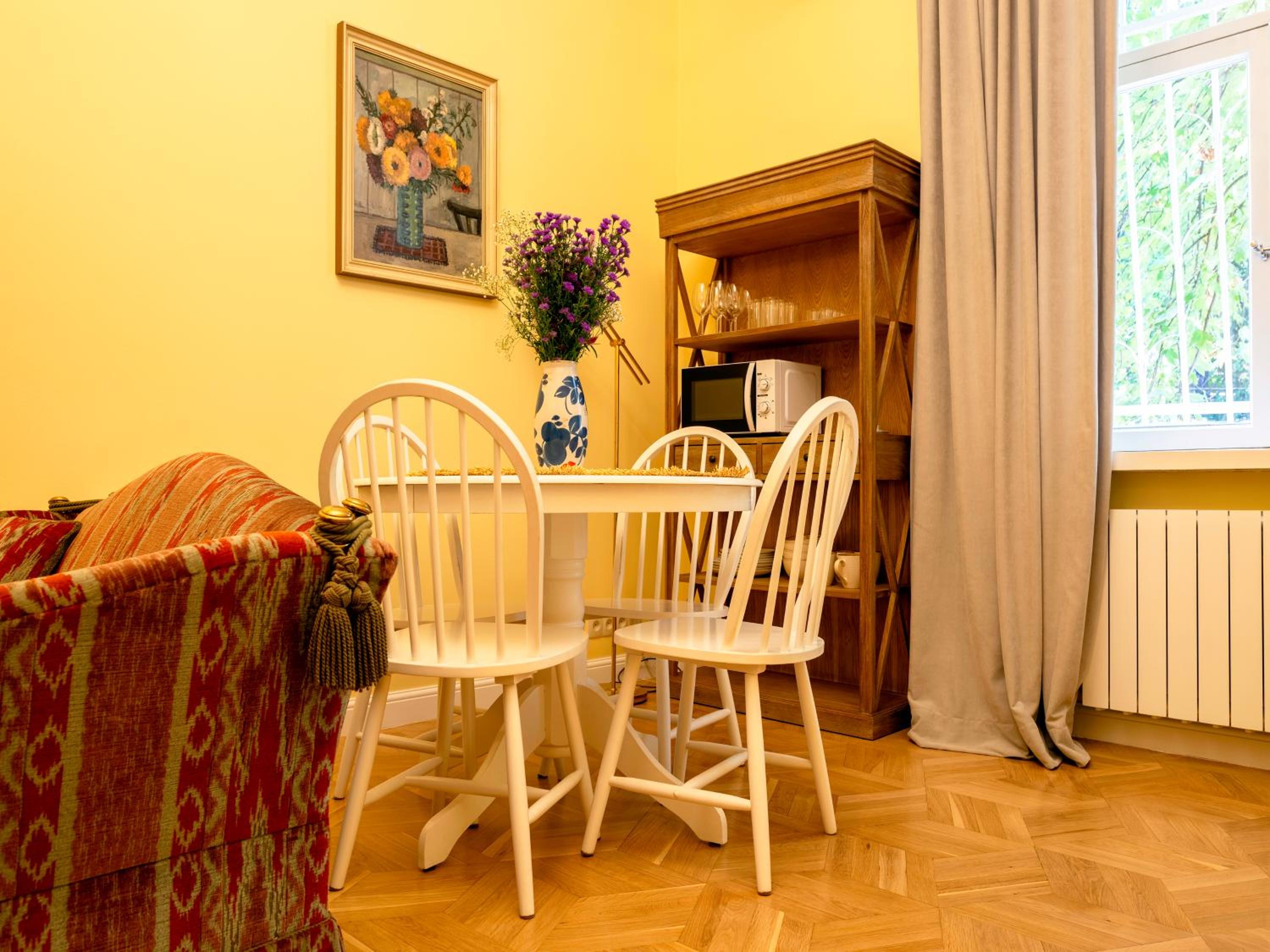 Yellow nest view 4