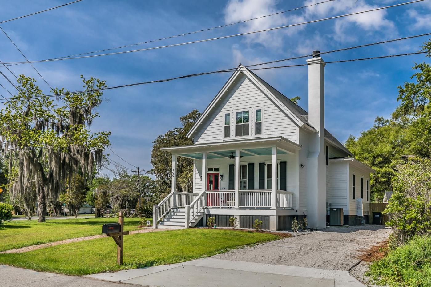 New Listing - Centrally located Beaufort home