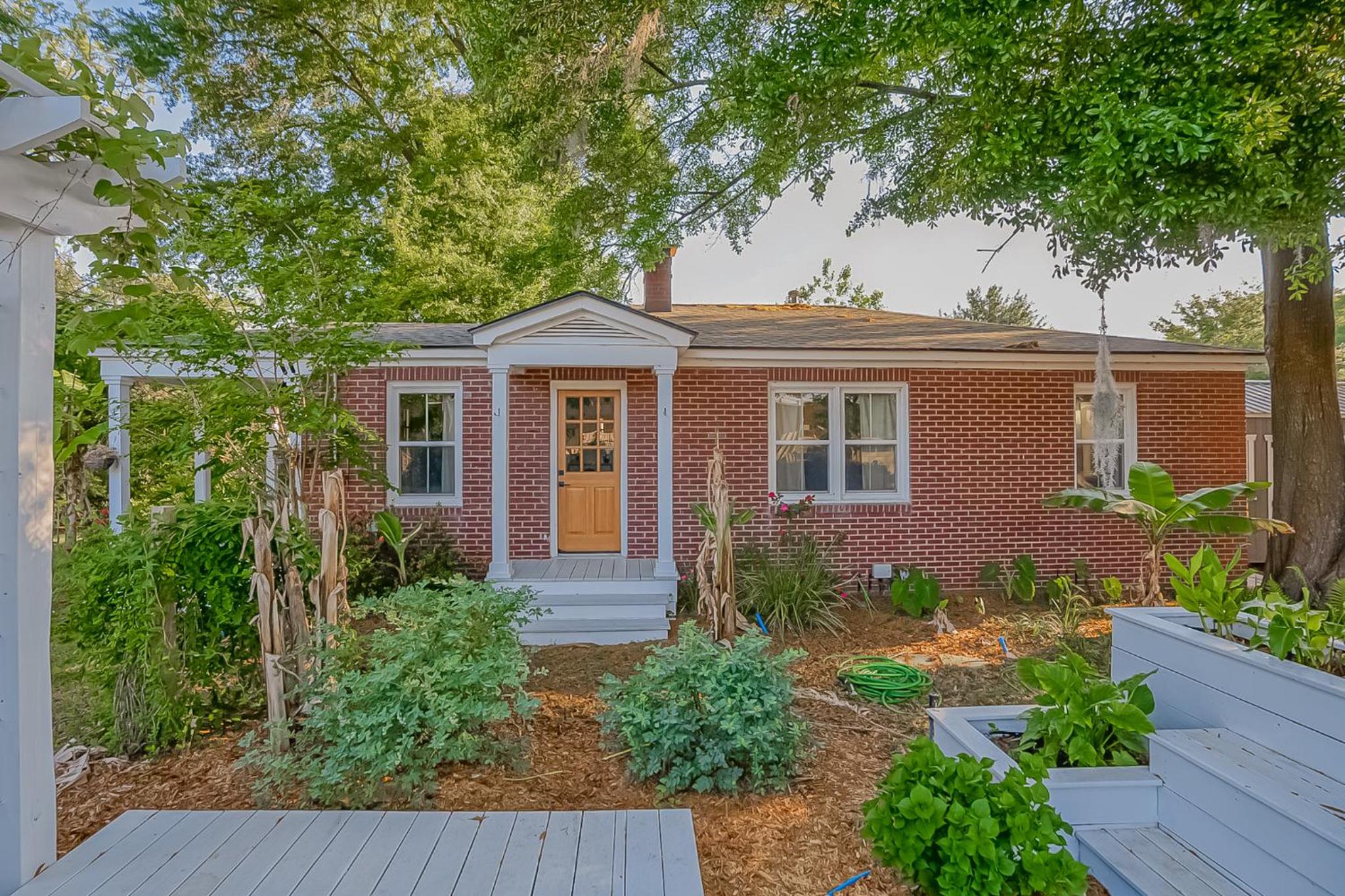 Urban Nest Cottage - Book Now! view 3