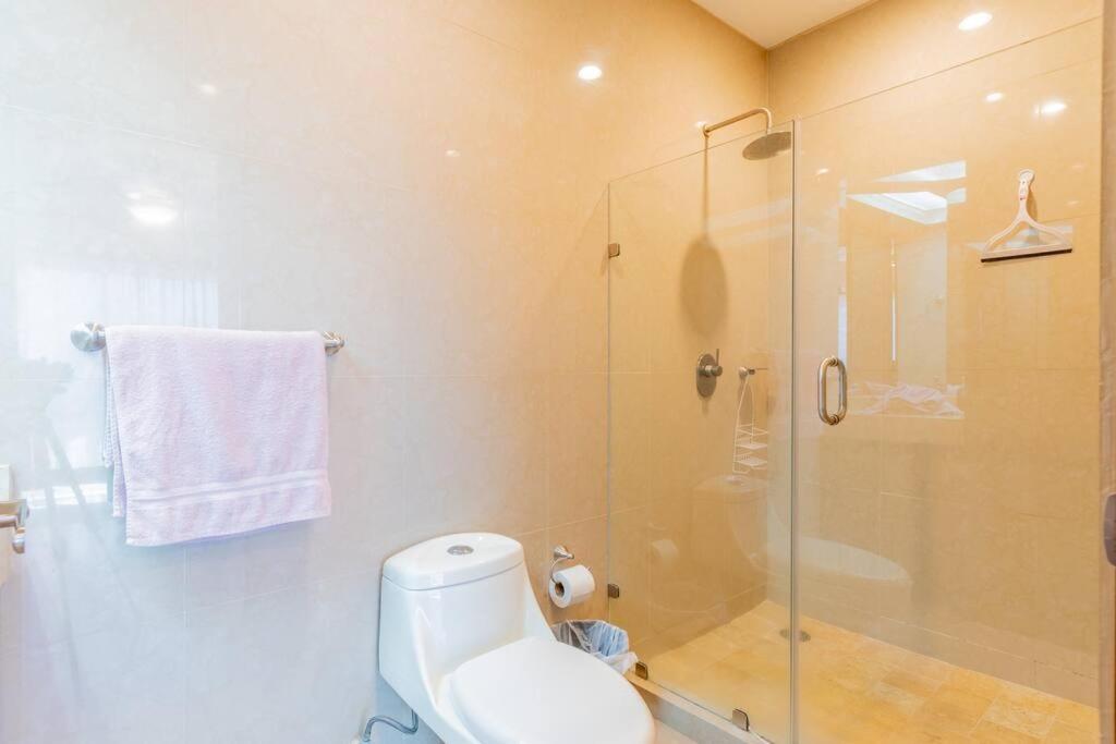 Lindo Condo a 1 cuadra de la playa