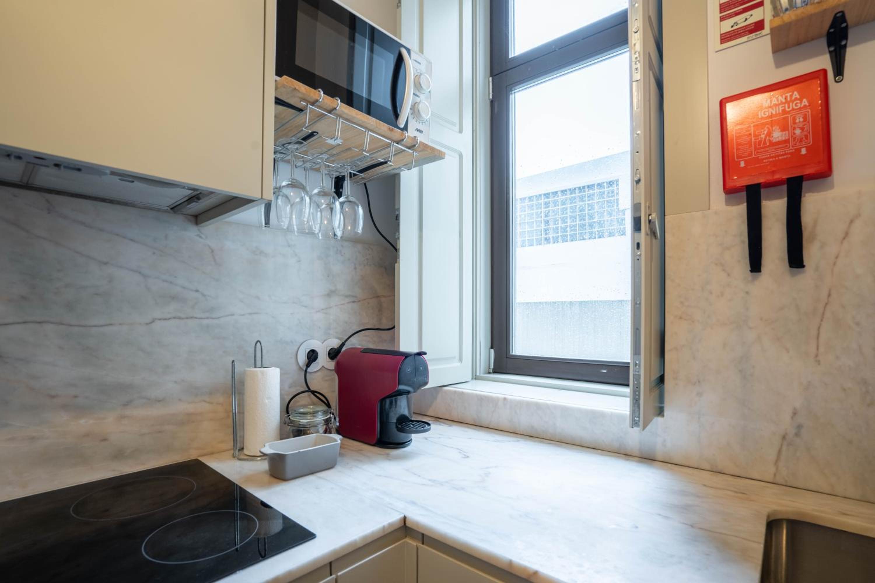 Porto Unique: 1BR w/ Private Patio by LovelyStay view 5