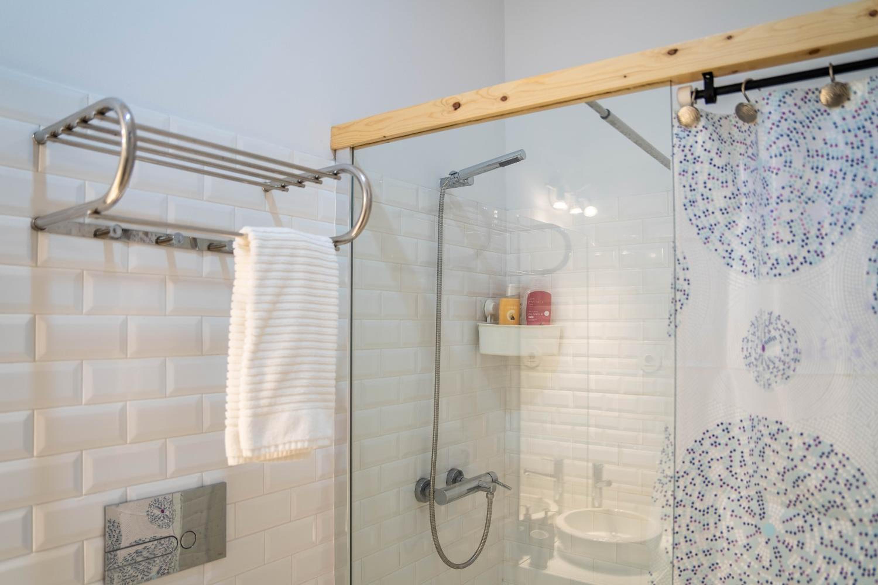 Porto Unique: 1BR w/ Private Patio by LovelyStay view 3