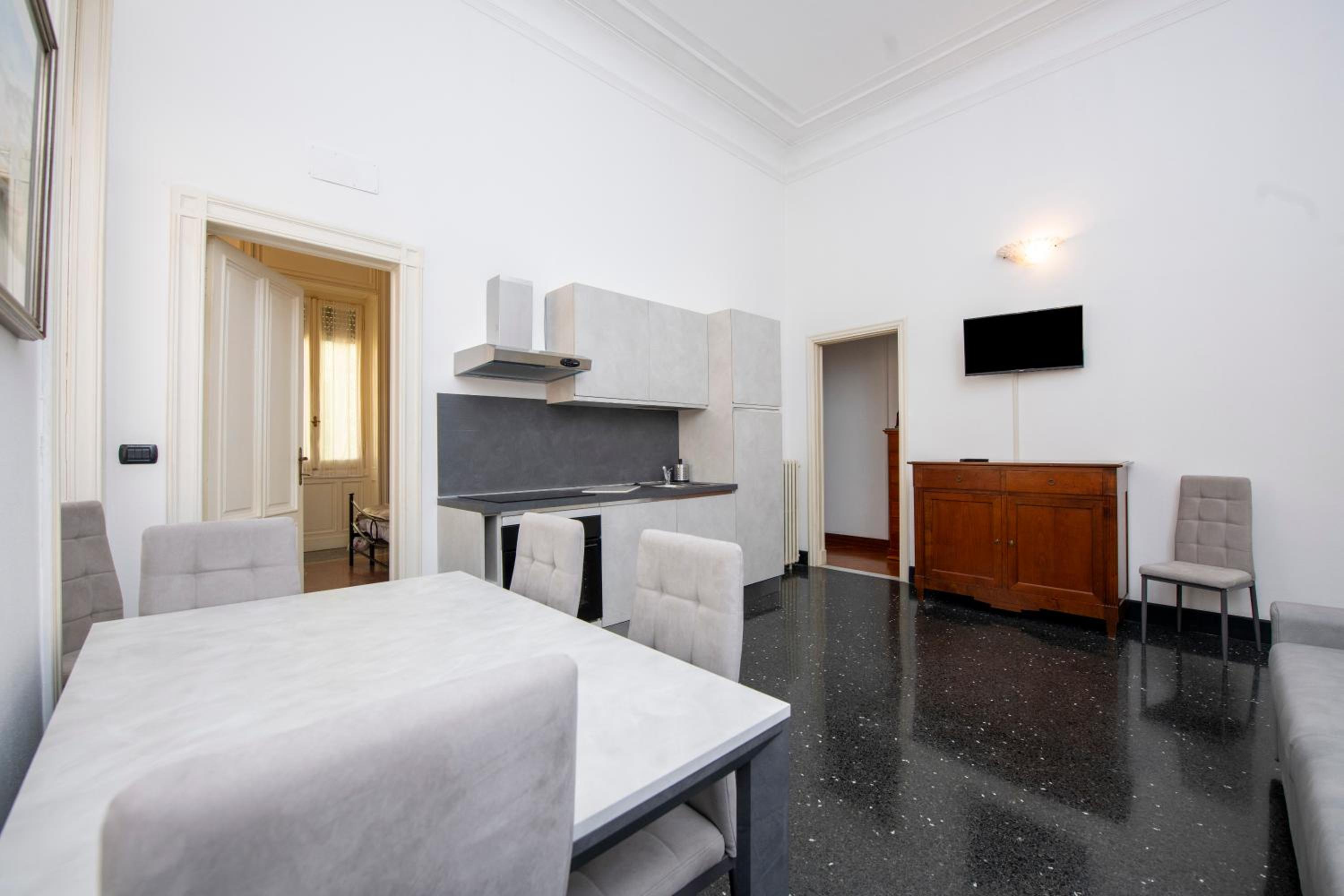 236 - Casa Corso Colombo - Centro Storico, Mare e spiaggia a 200m - PARCHEGGIO GRATIS INCLUSO view 3