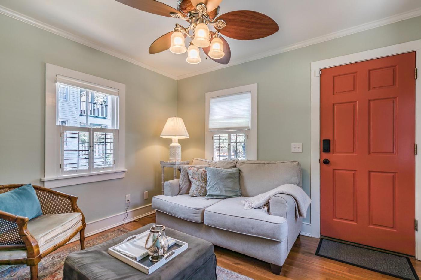 The Sandpiper Cottage - Just Steps From The Water