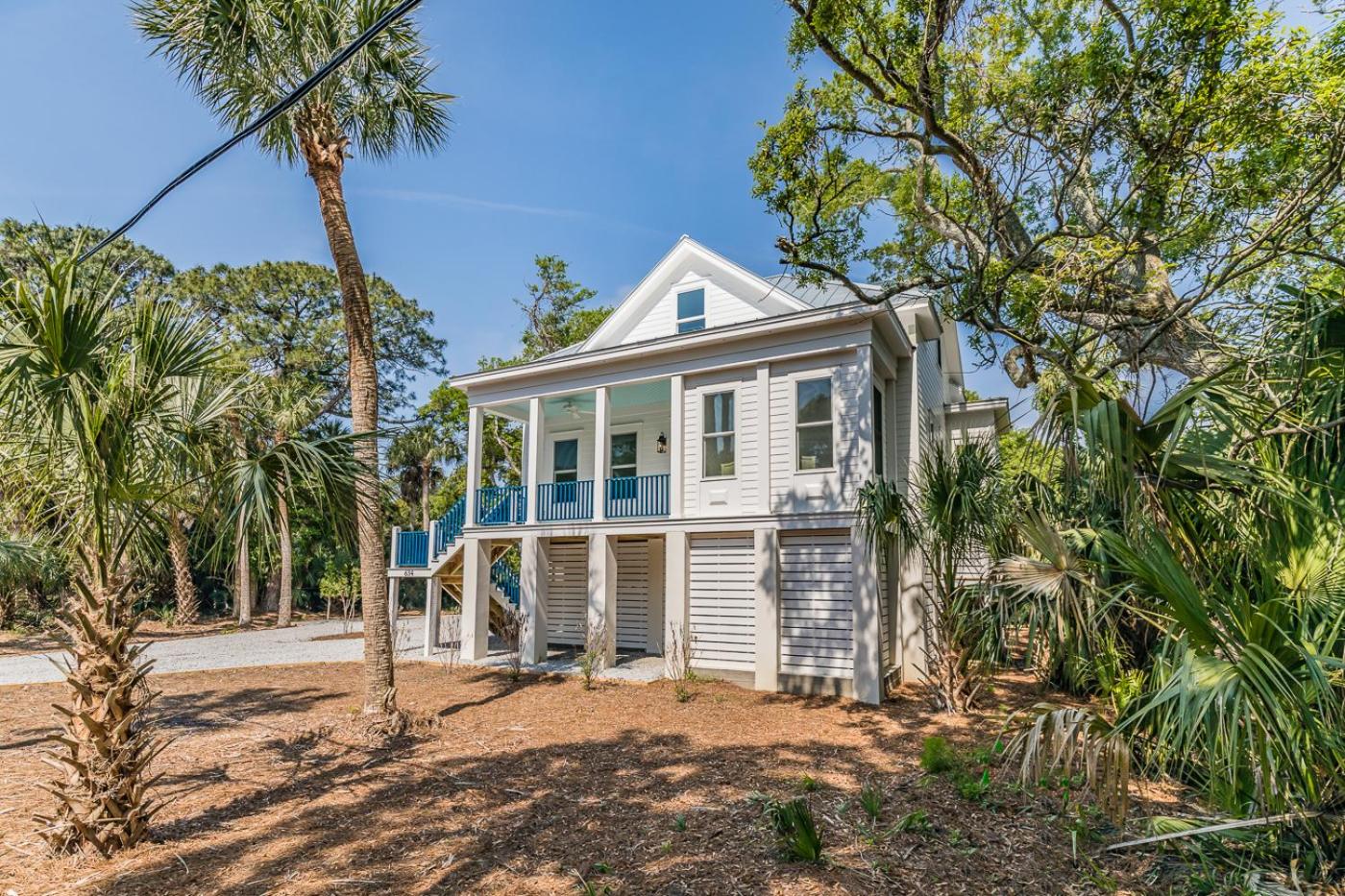 New Construction Just Listed May 2023! 6 bedroom home on Fripp Island view 3