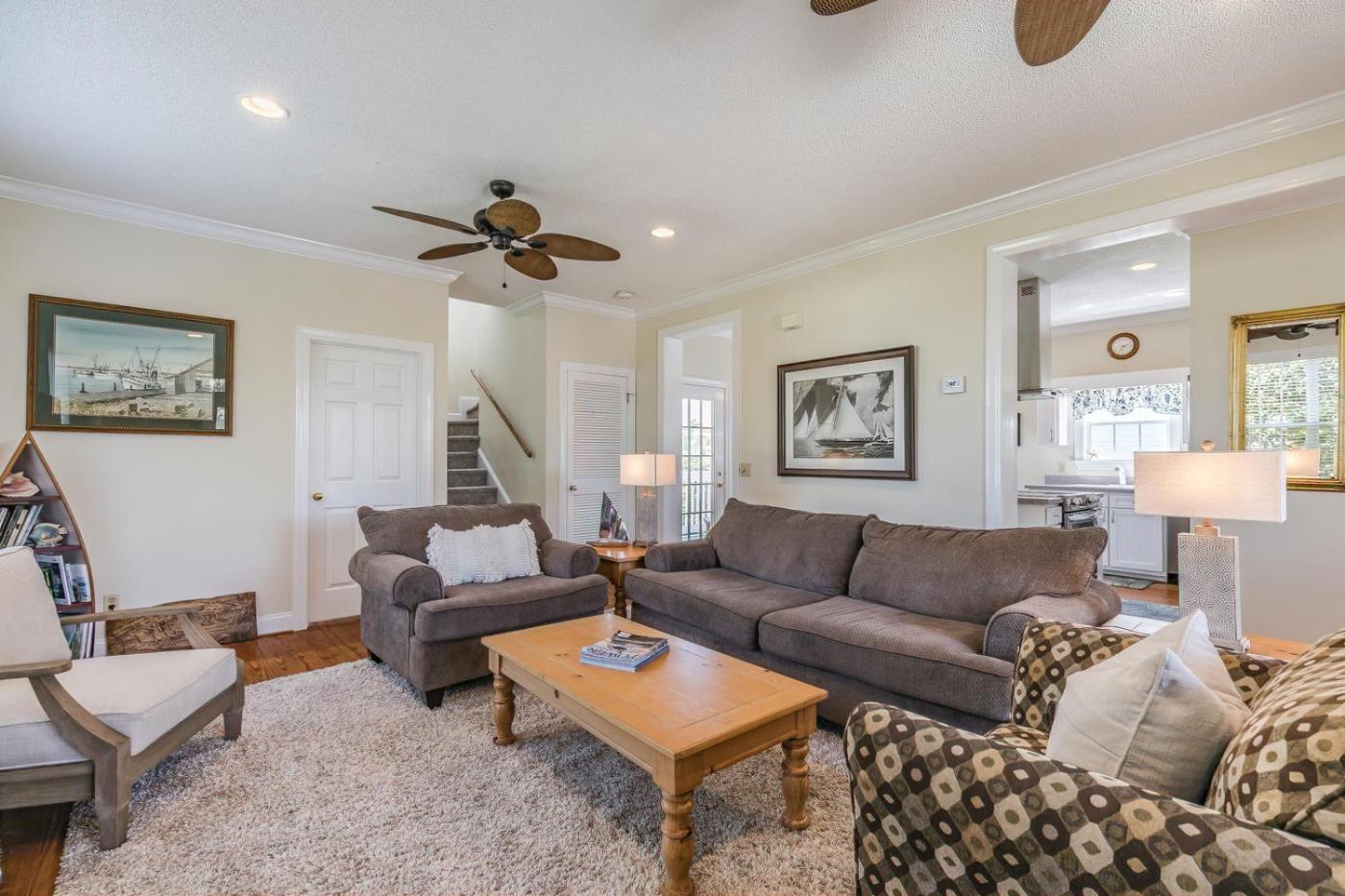 TradeWind on Harbor Island - 4 Bedrooms Sleeps 8
