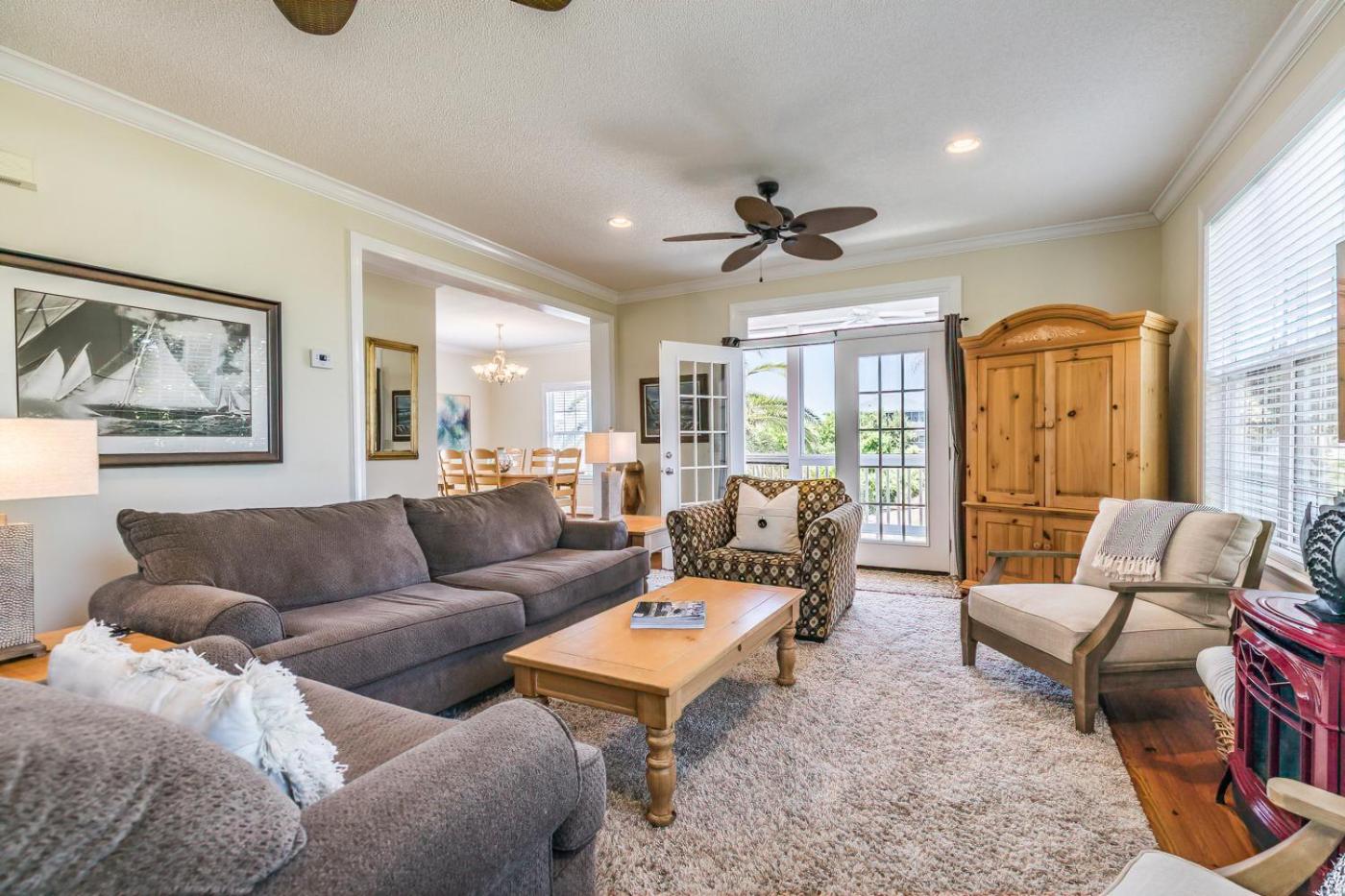 TradeWind on Harbor Island - 4 Bedrooms Sleeps 8