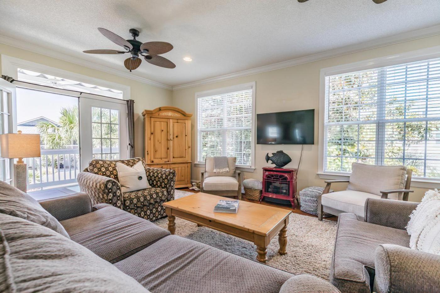 TradeWind on Harbor Island - 4 Bedrooms Sleeps 8