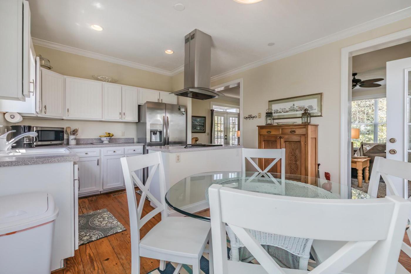 TradeWind on Harbor Island - 4 Bedrooms Sleeps 8