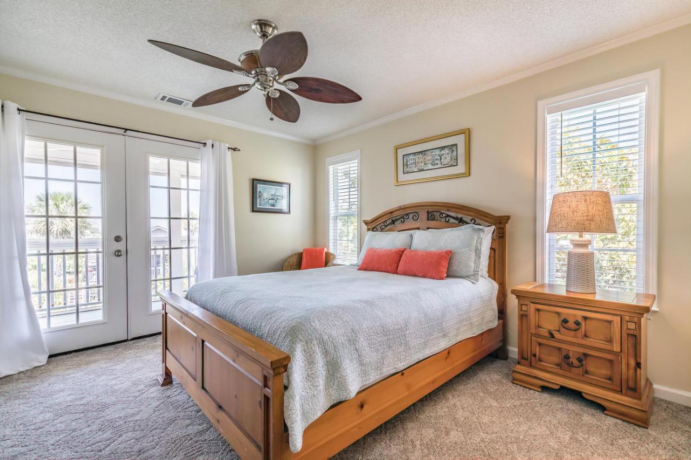 TradeWind on Harbor Island - 4 Bedrooms Sleeps 8