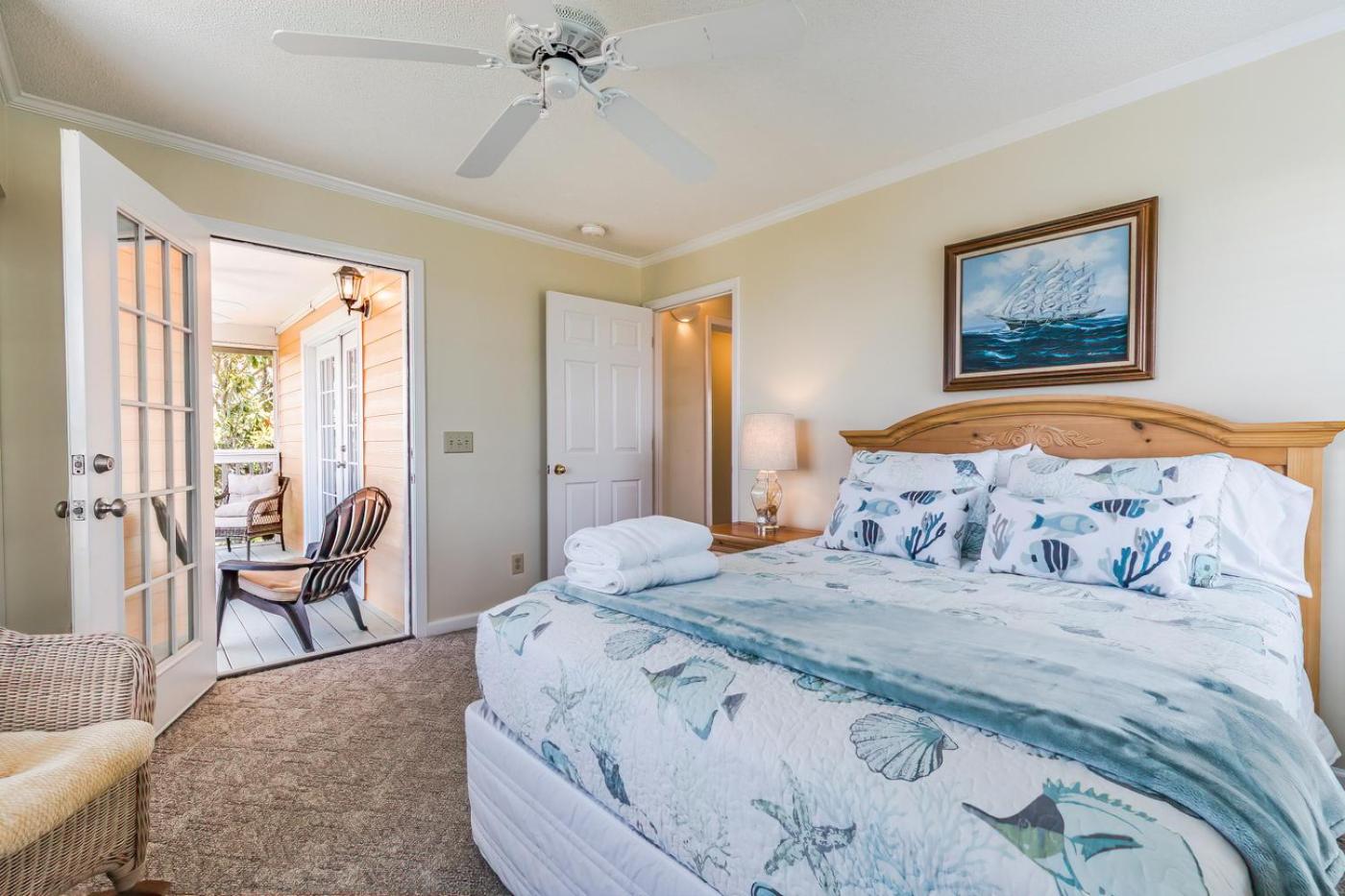 TradeWind on Harbor Island - 4 Bedrooms Sleeps 8