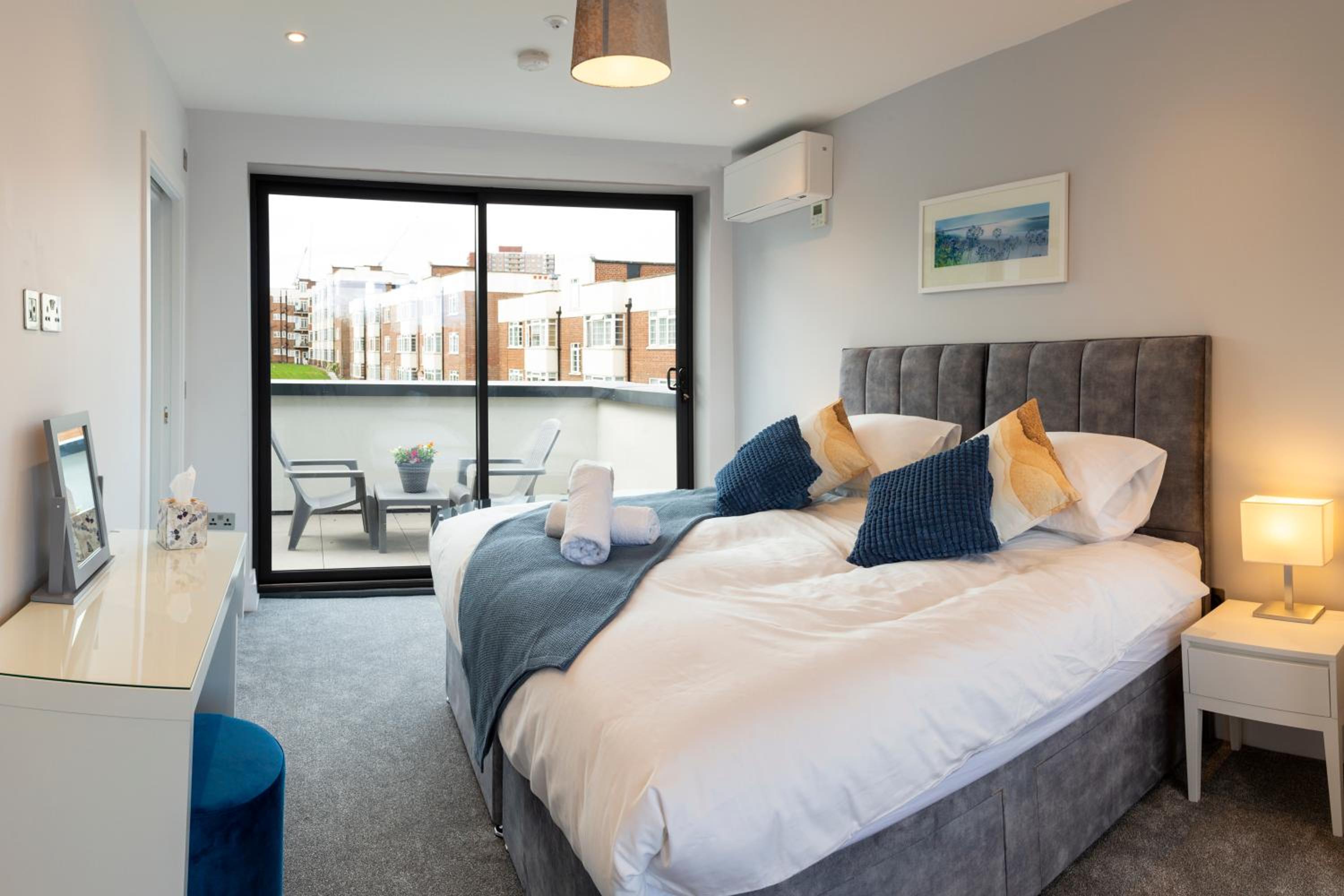 Hendon Luxury Home 2
