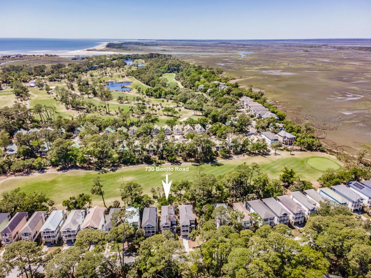 New Listing! Walking distance to Marina.