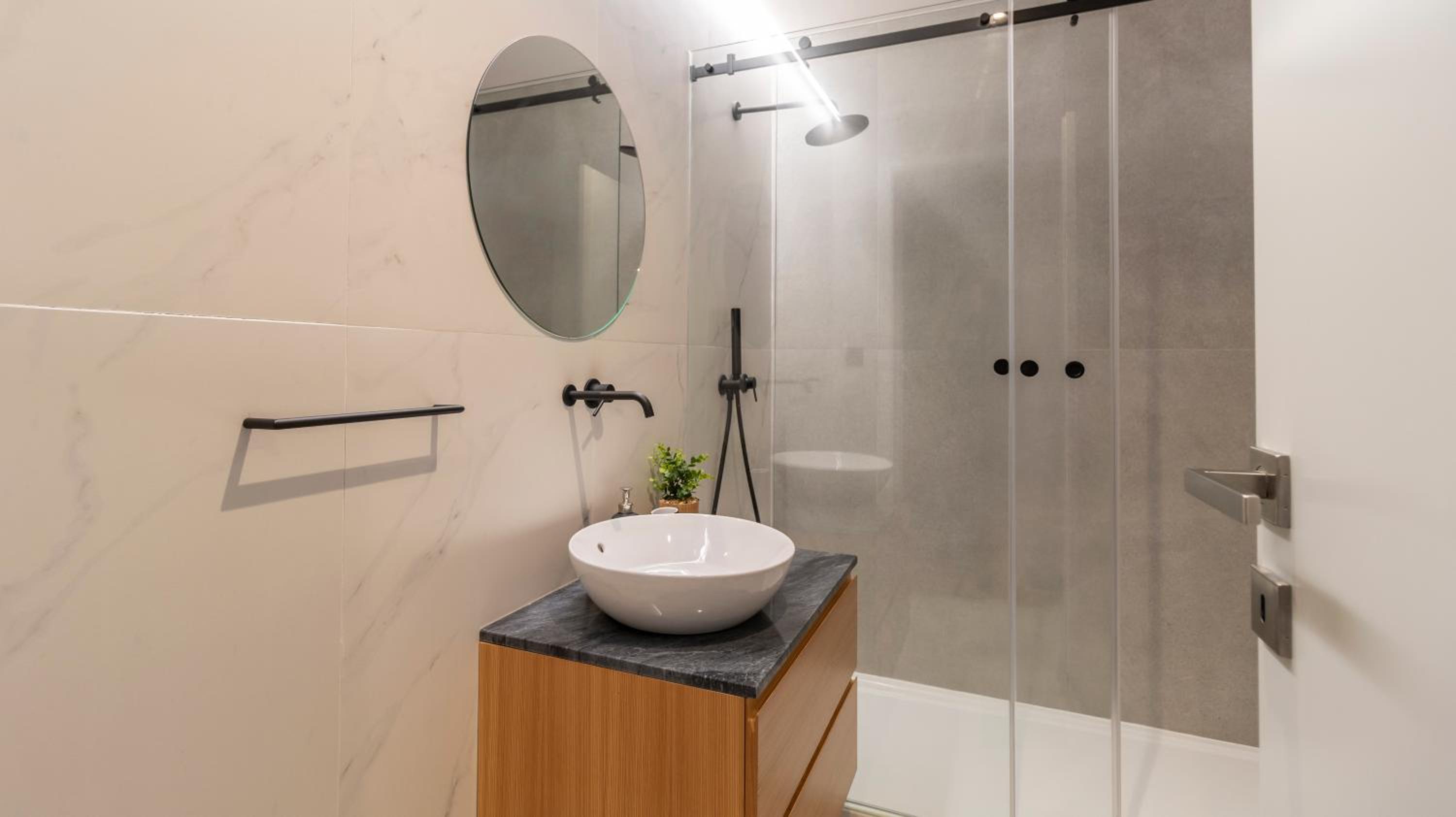 RUAH Apartments by LovelyStay