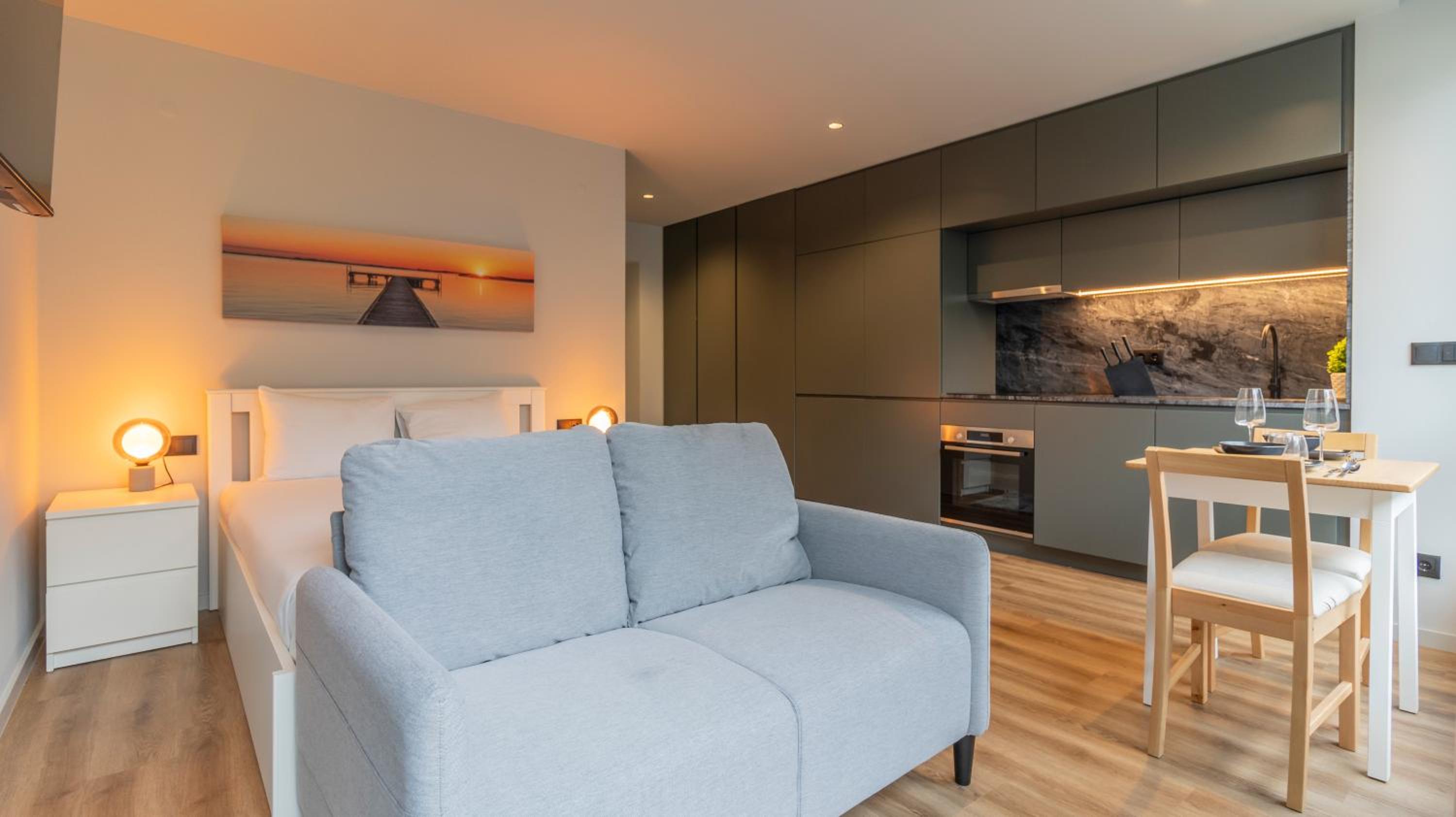 RUAH Apartments by LovelyStay