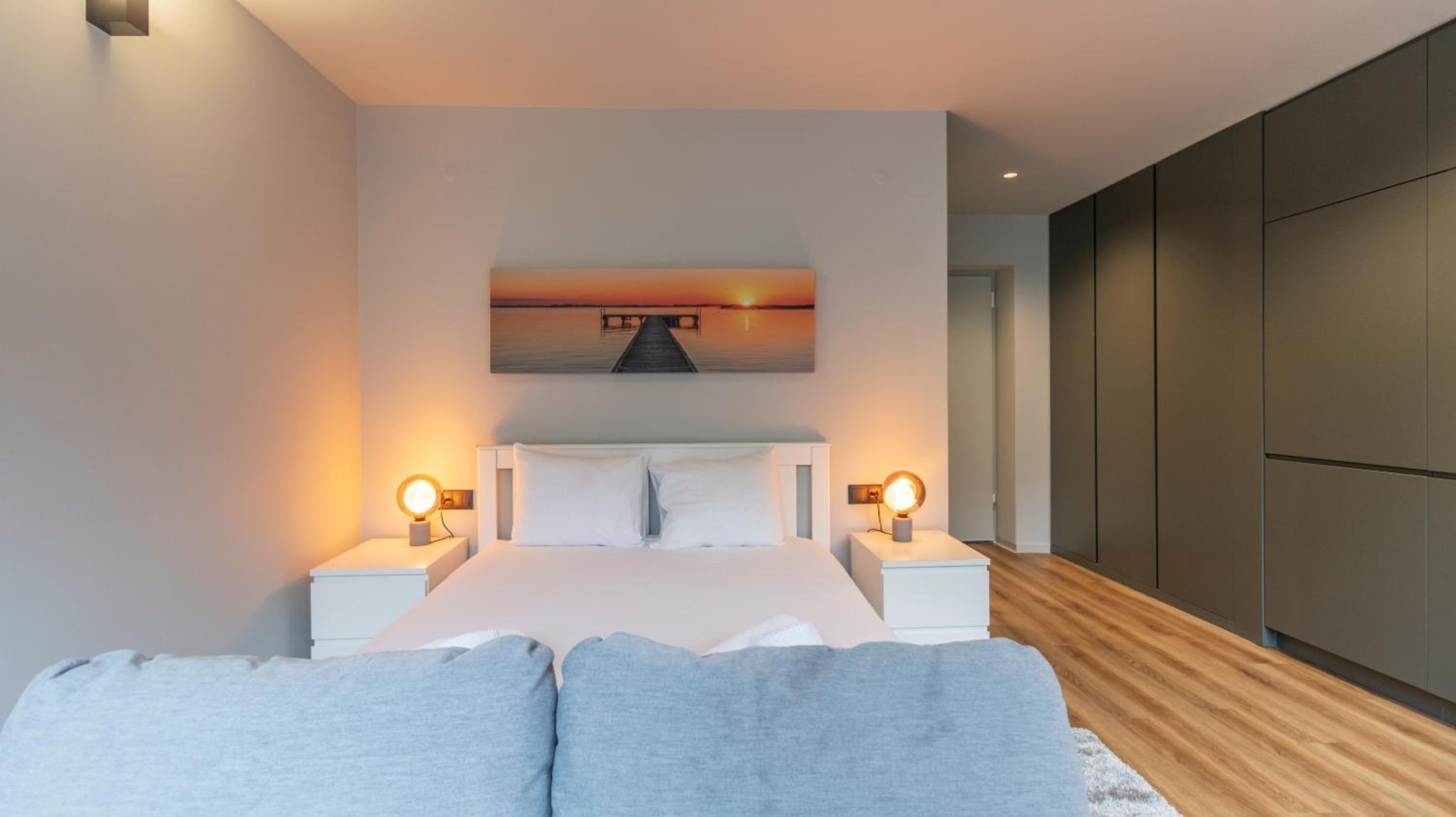 RUAH Apartments by LovelyStay