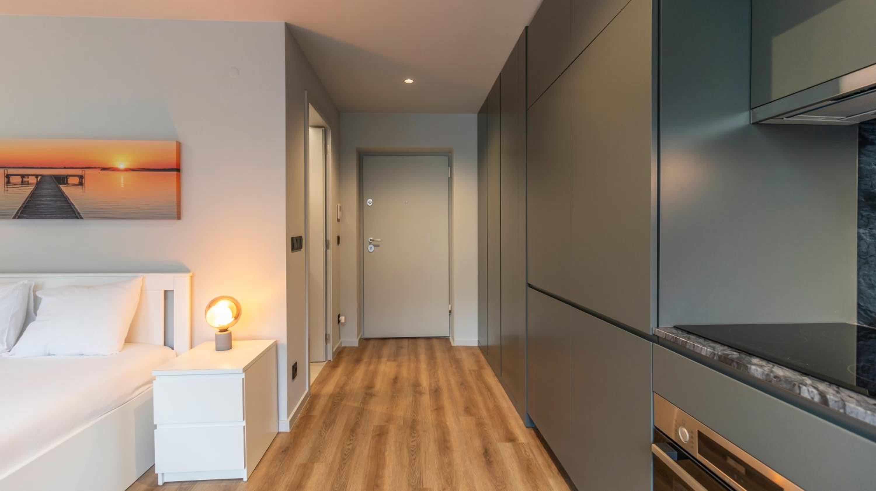 RUAH Apartments by LovelyStay