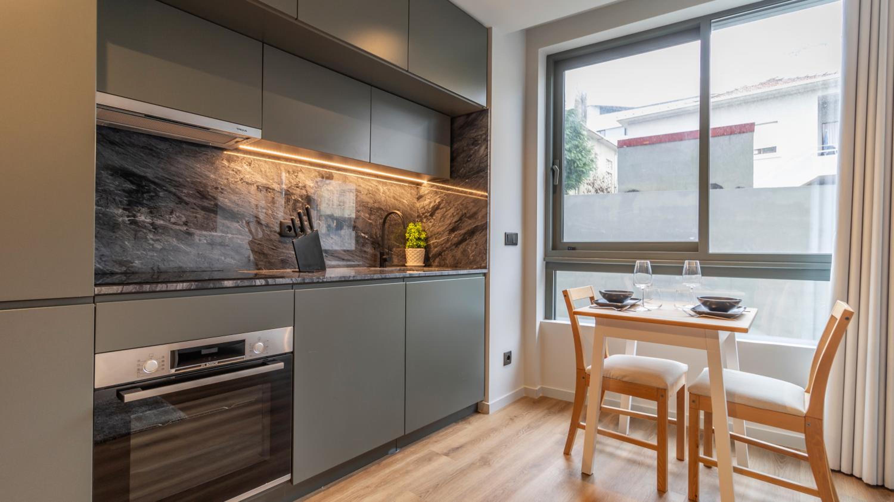 RUAH Apartments by LovelyStay
