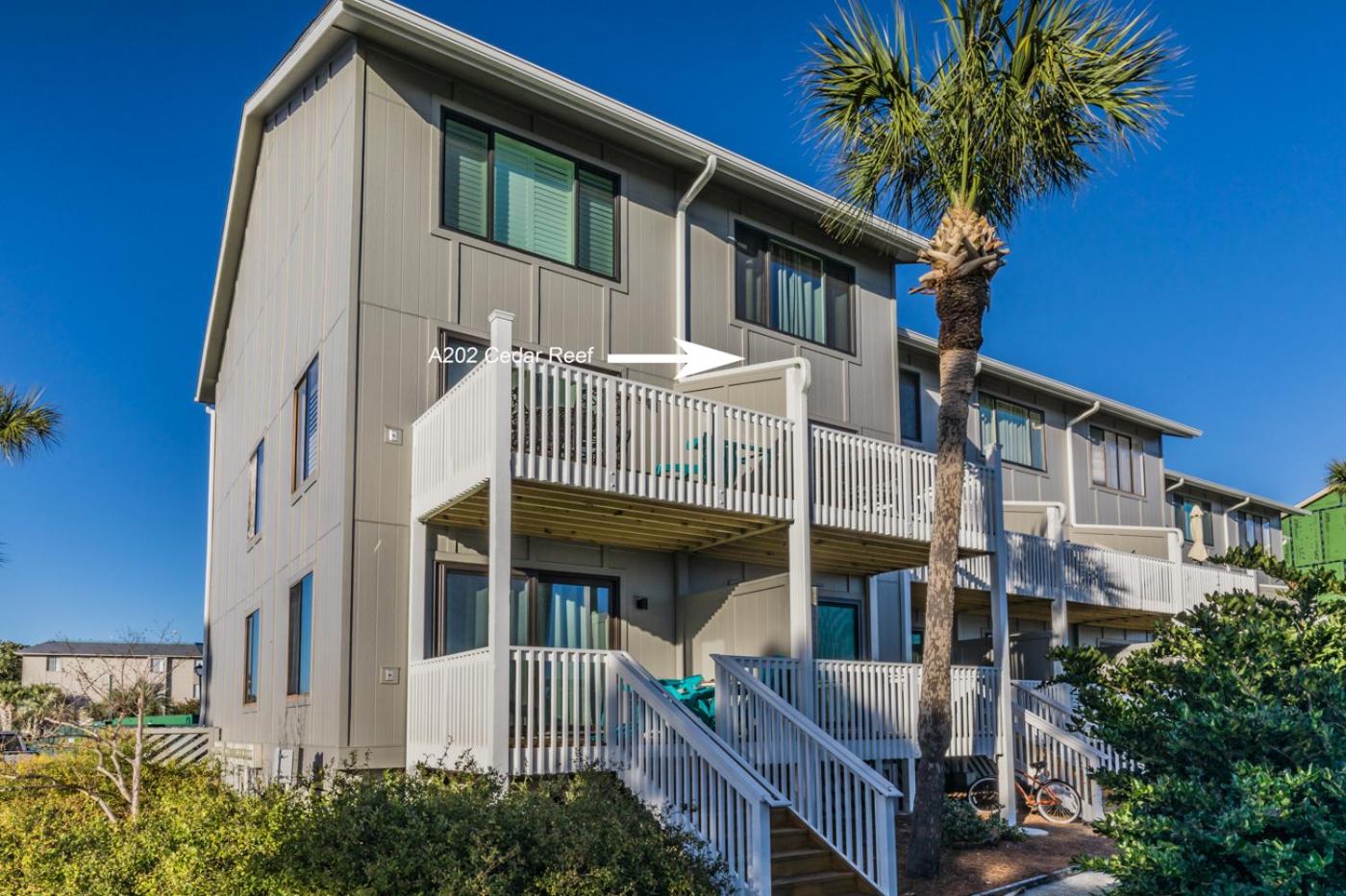 Bali Retreat: 180° Ocean and Hunting Island Deck Views view 3