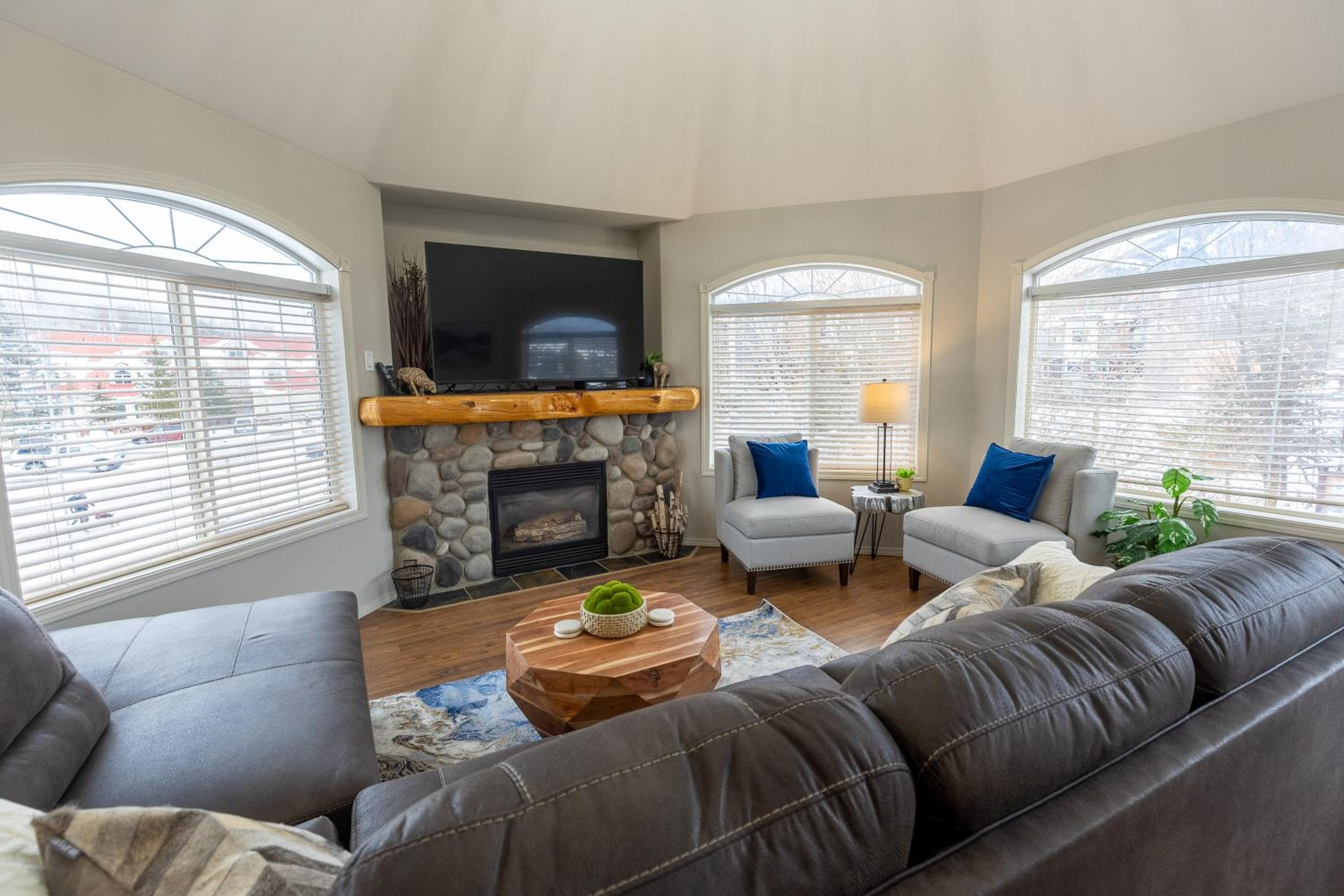 Riverside Condos by Fernie Central Reservations