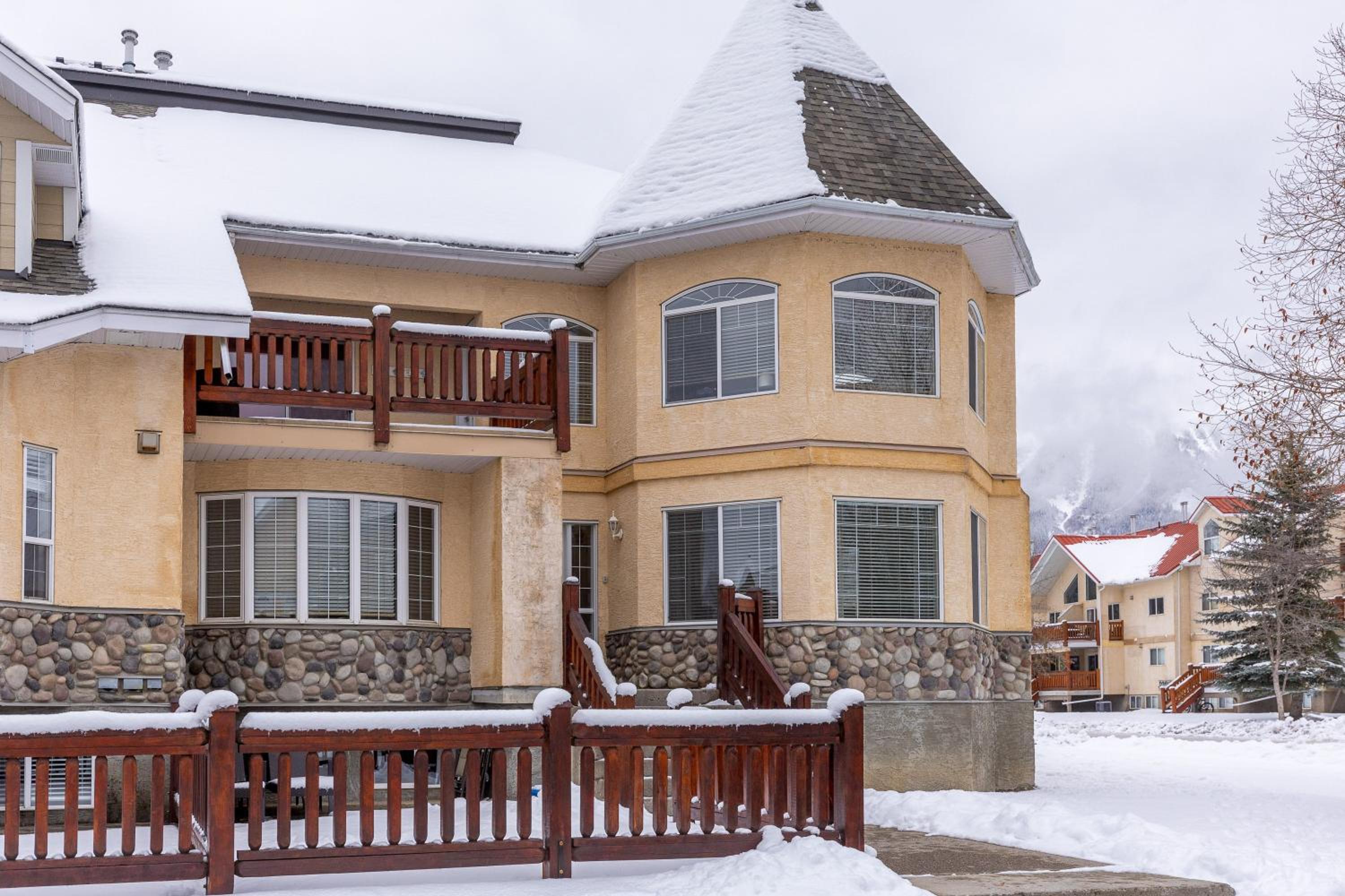 Riverside Condos by Fernie Central Reservations