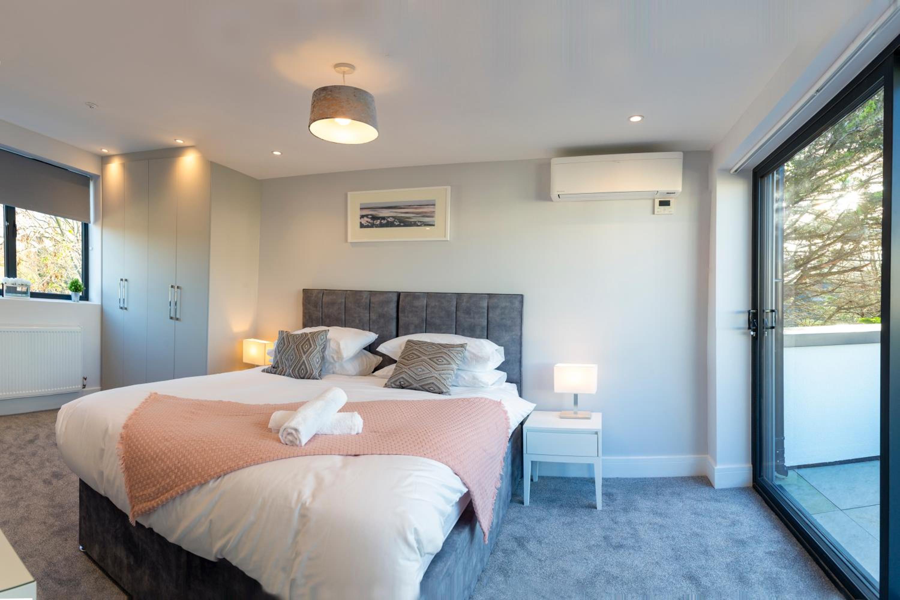 Hendon Luxury Home 1