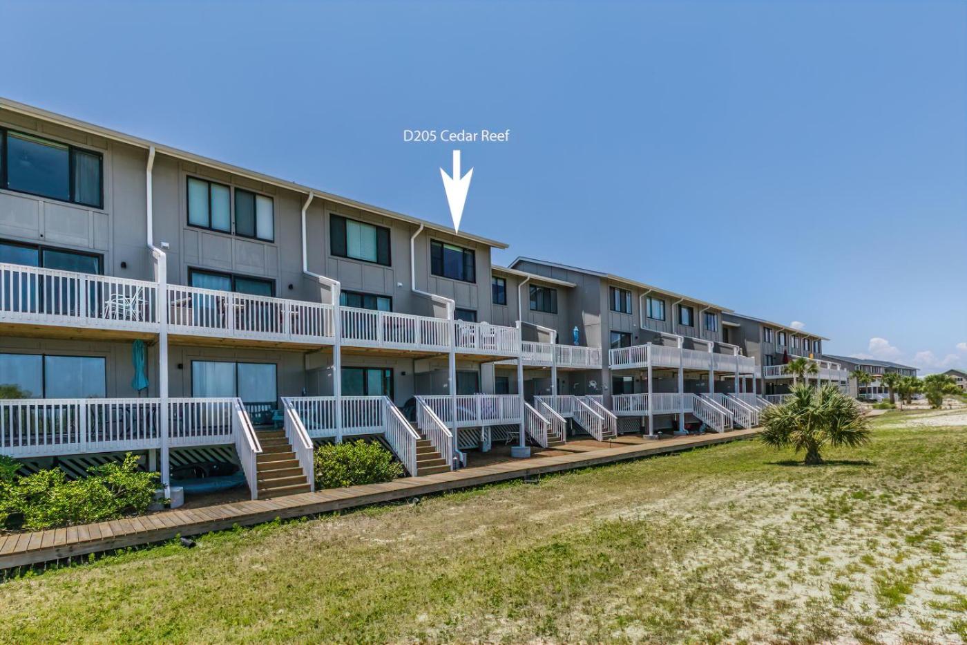 Ocean Front D-Building - POOL ACCESS AND OCEAN VIEWS!!! view 3