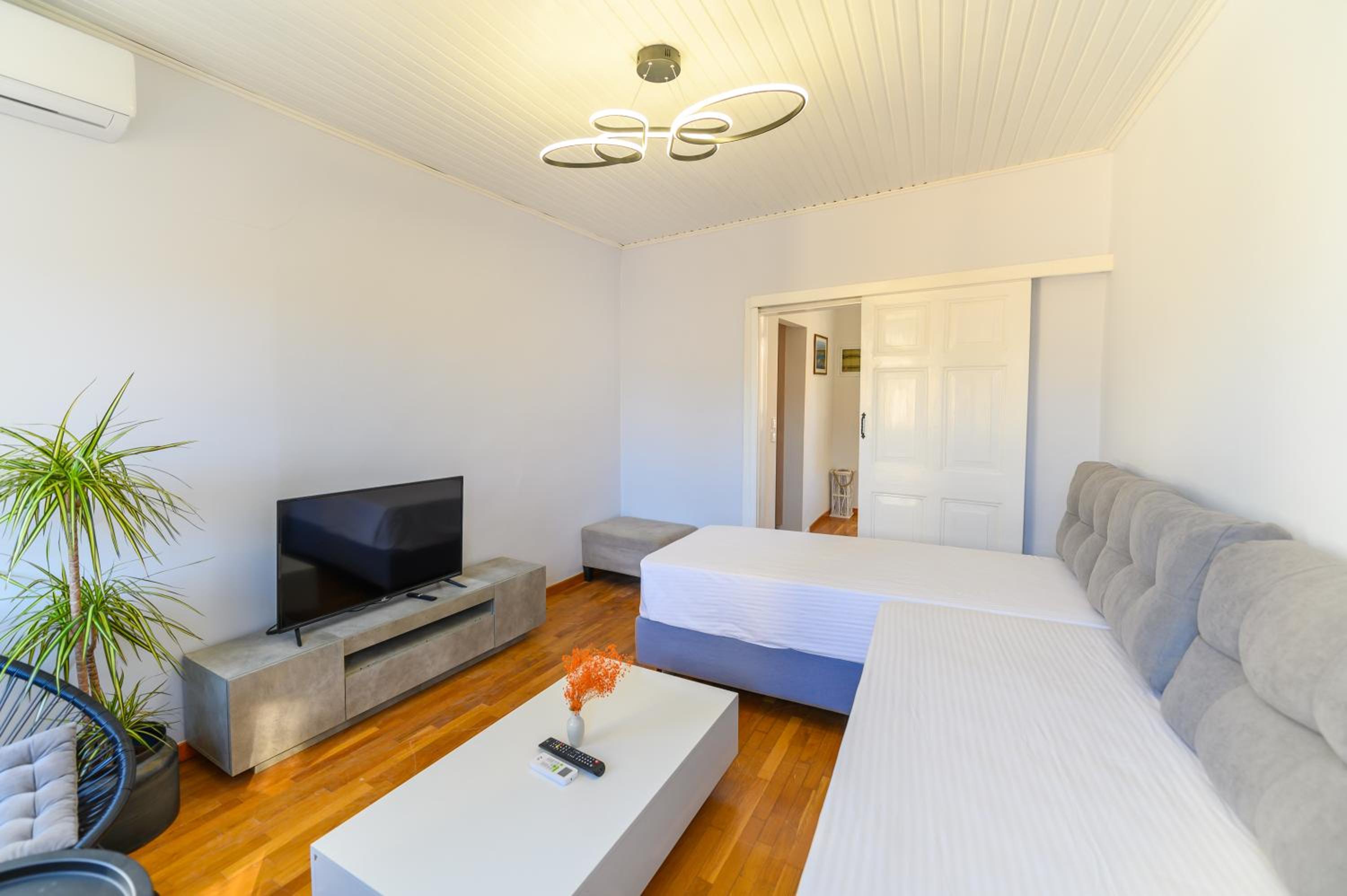 Mitropoleos Suite