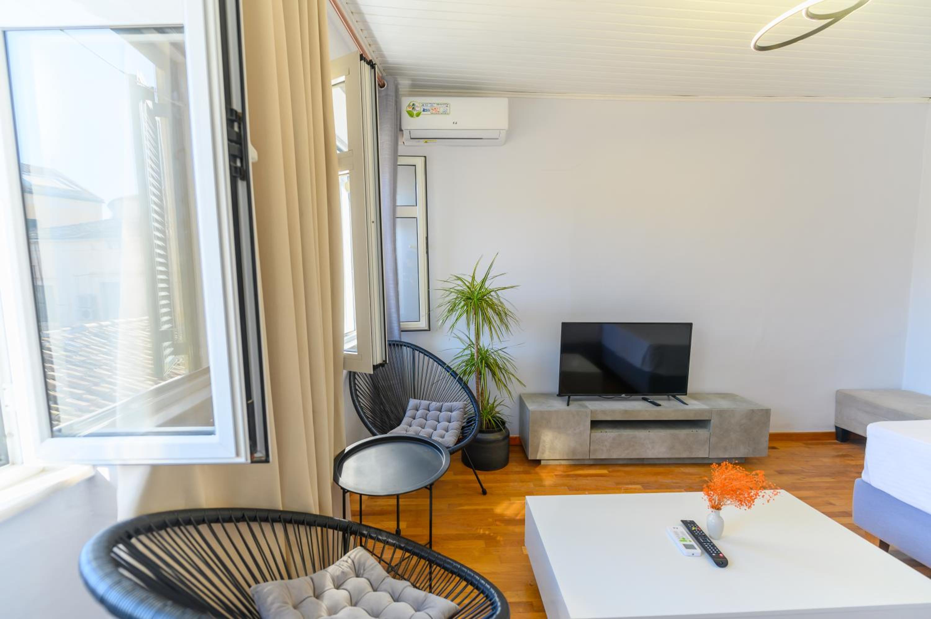 Mitropoleos Suite