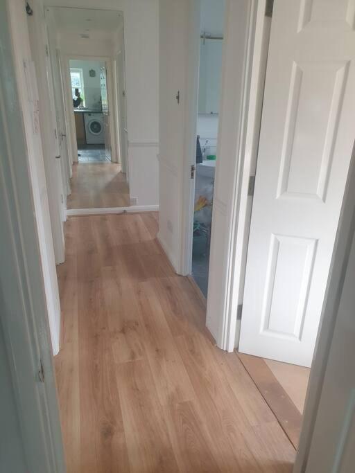 Peaceful room on sharing flat in Wimbledon