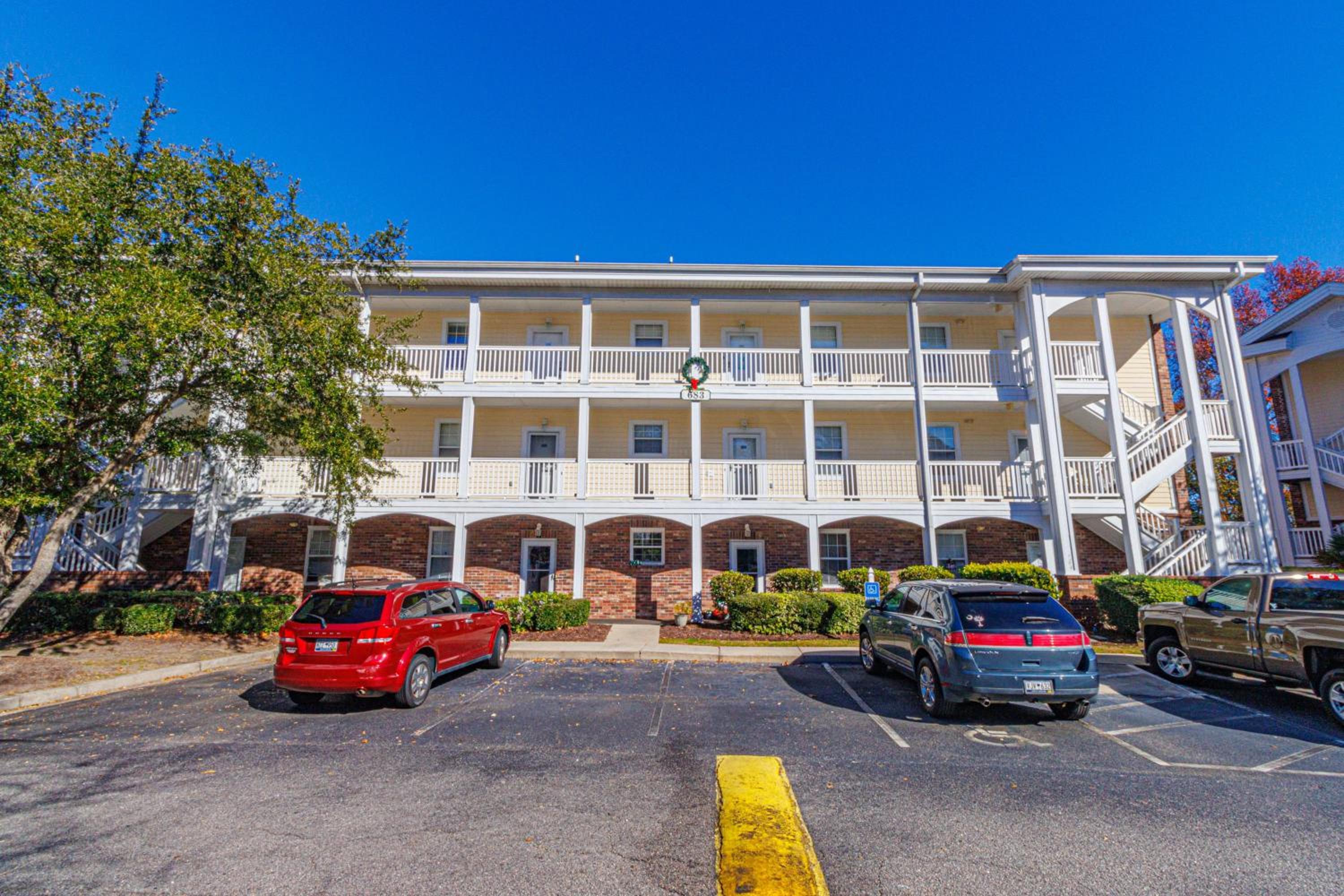 Beautifully Updated Top Floor 1 Bedroom Condo - Riverwalk at Arrowhead Country Club - Unit 302 view 2
