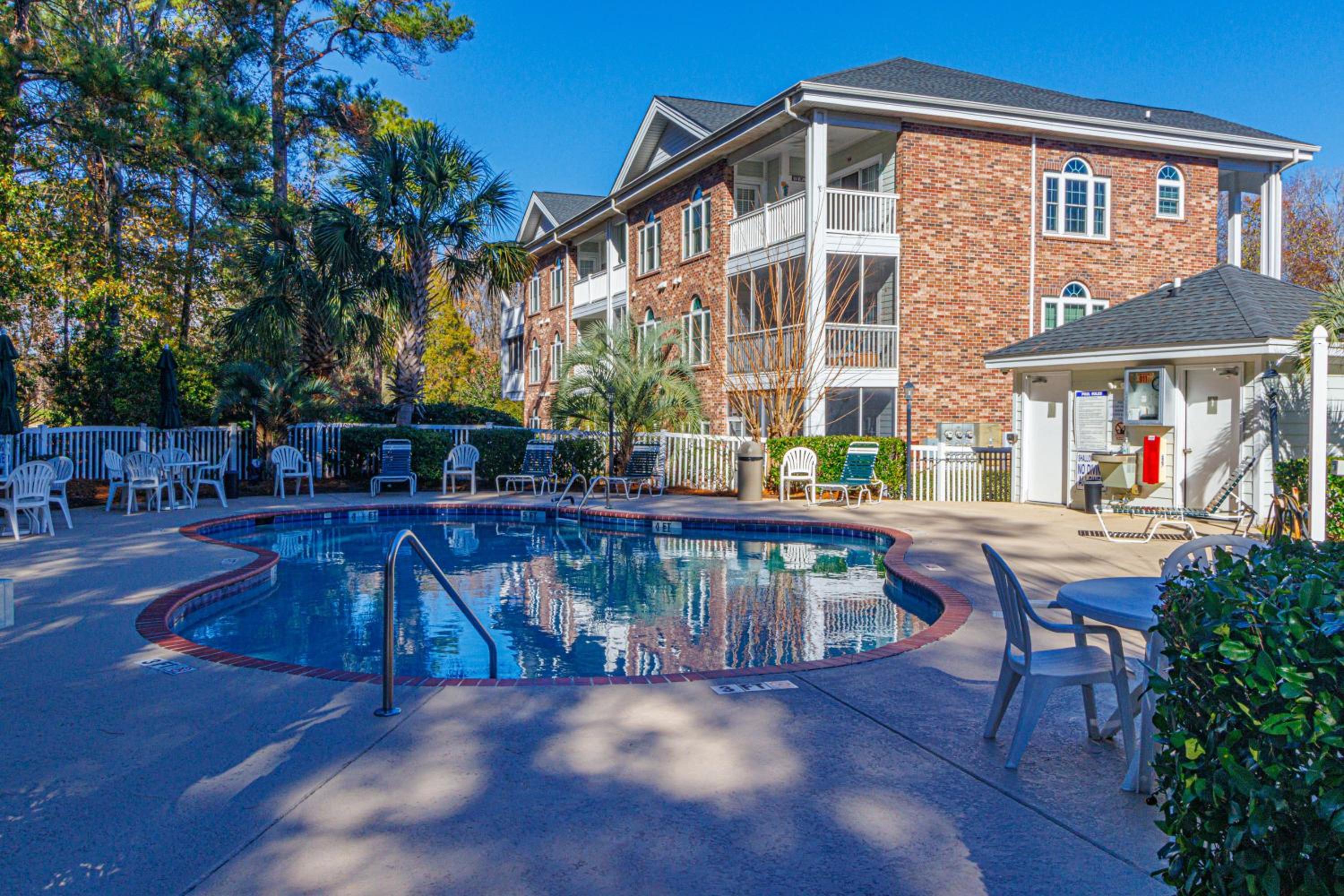 Beautifully Updated Top Floor 1 Bedroom Condo - Riverwalk at Arrowhead Country Club - Unit 302 view 4