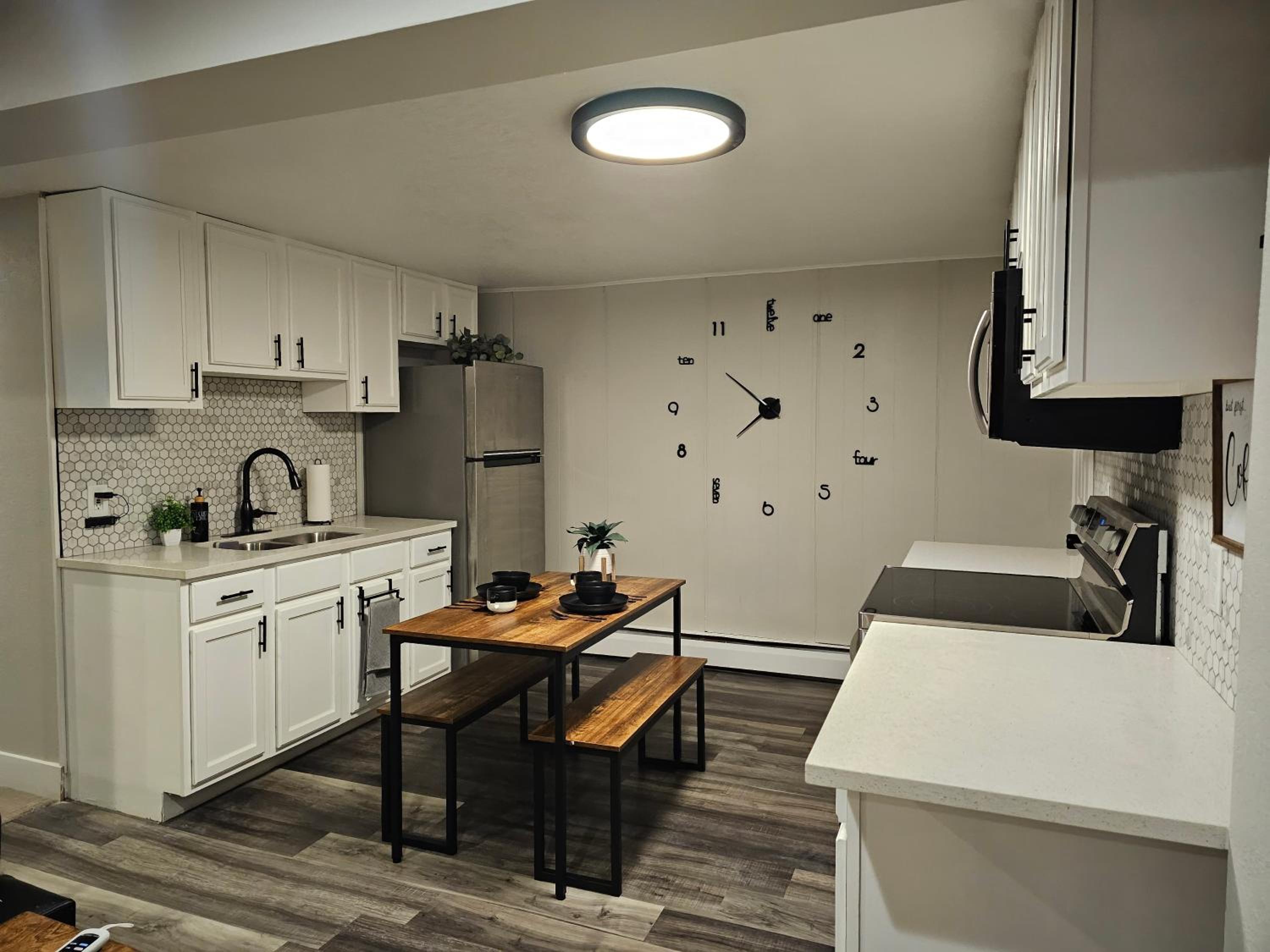 Denver Vacations - Rocky Mountain Haven-Modern 2BD, 1BA Basement Retreat in Lakewood - Property Image 3