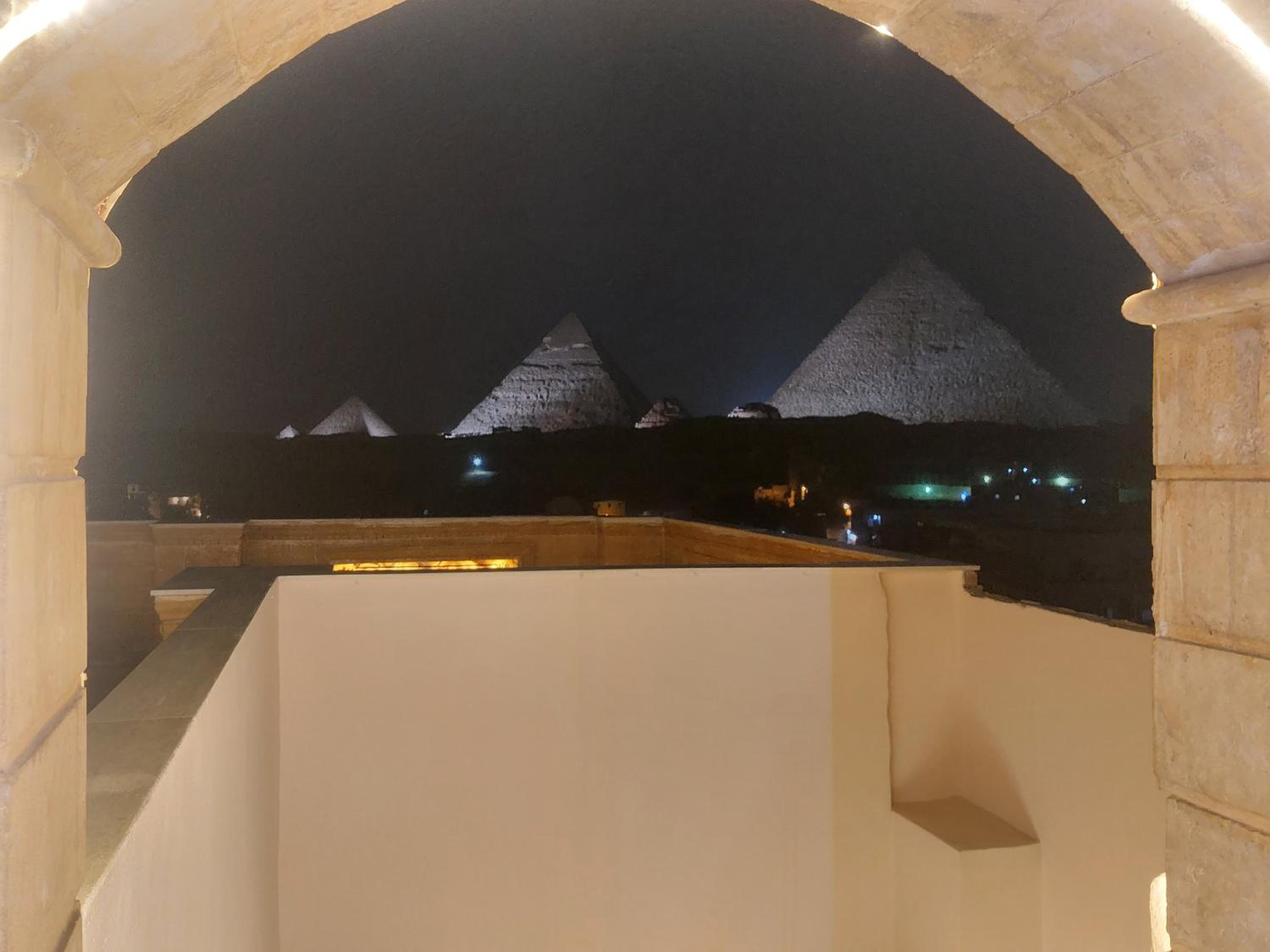 Anubis pyramids inn