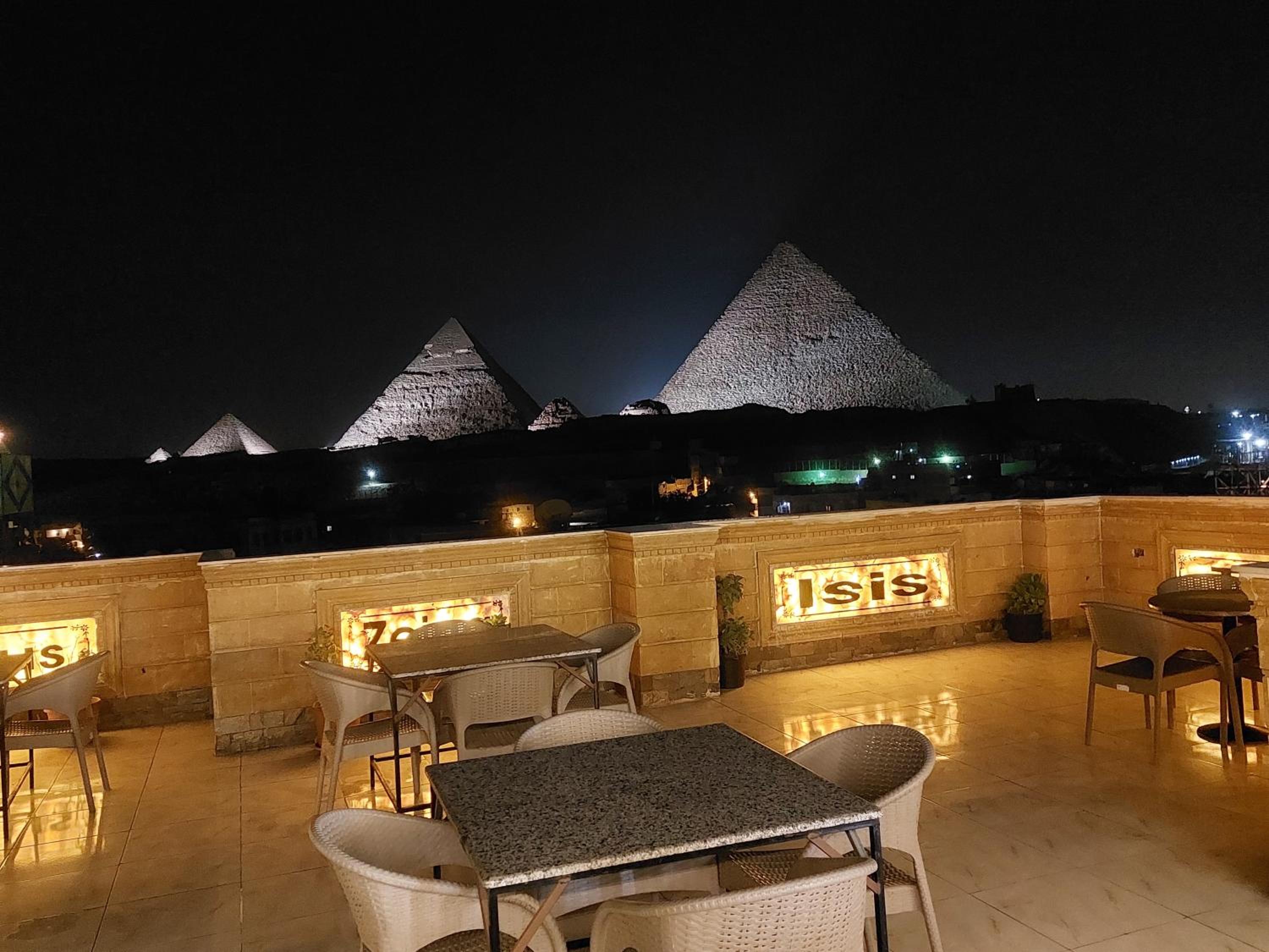 Anubis pyramids inn