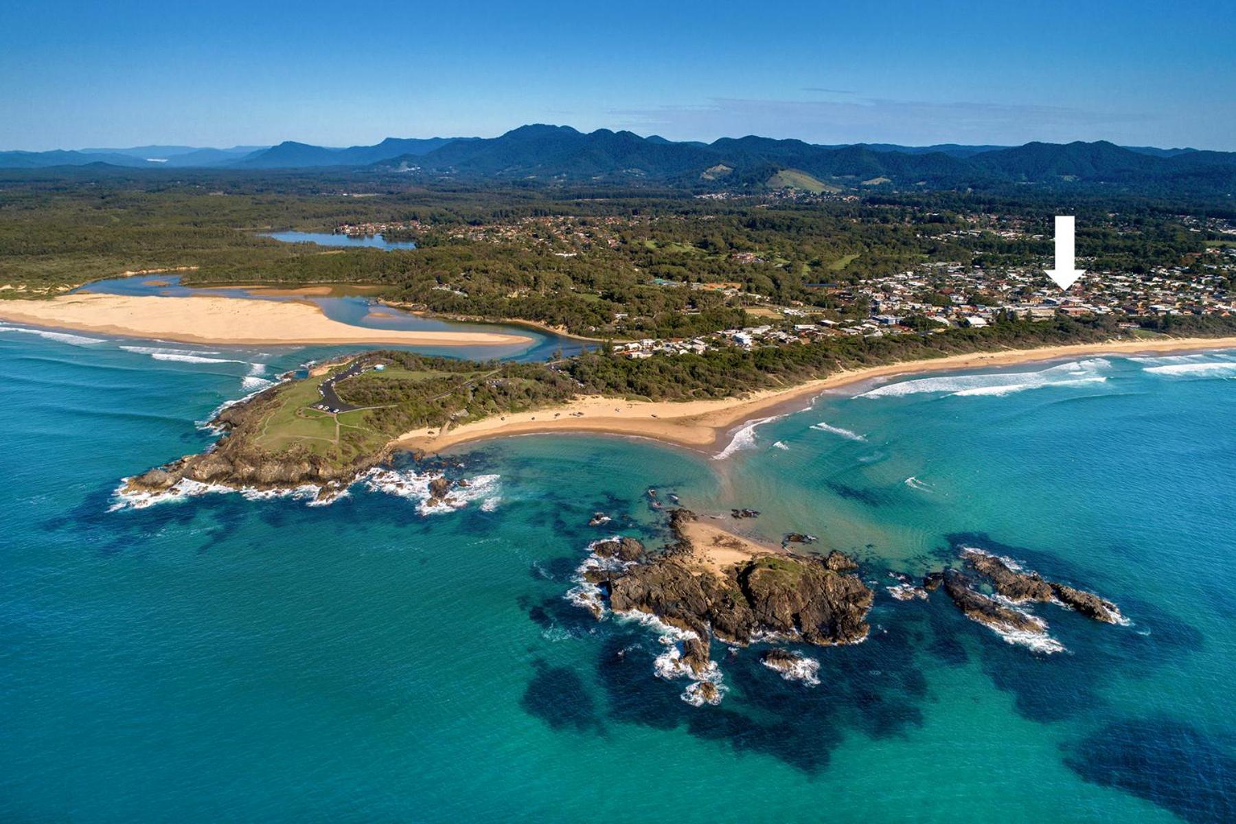 Sawtell Beach Ocean Sands 3 - Opposite Main Beach and short stroll to Coffee Shops and Restaurants!