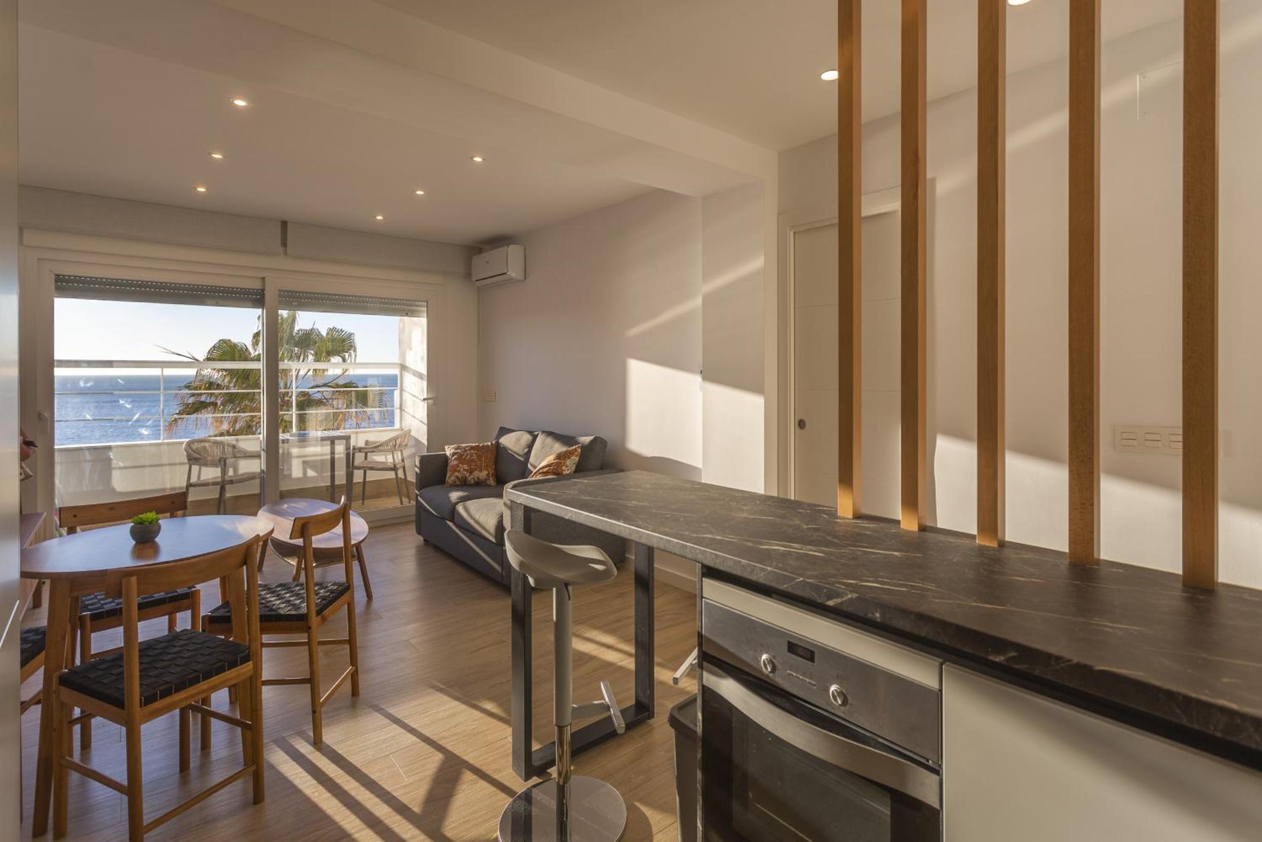 DELFIN Sunny Home by Cadiz4Rentals