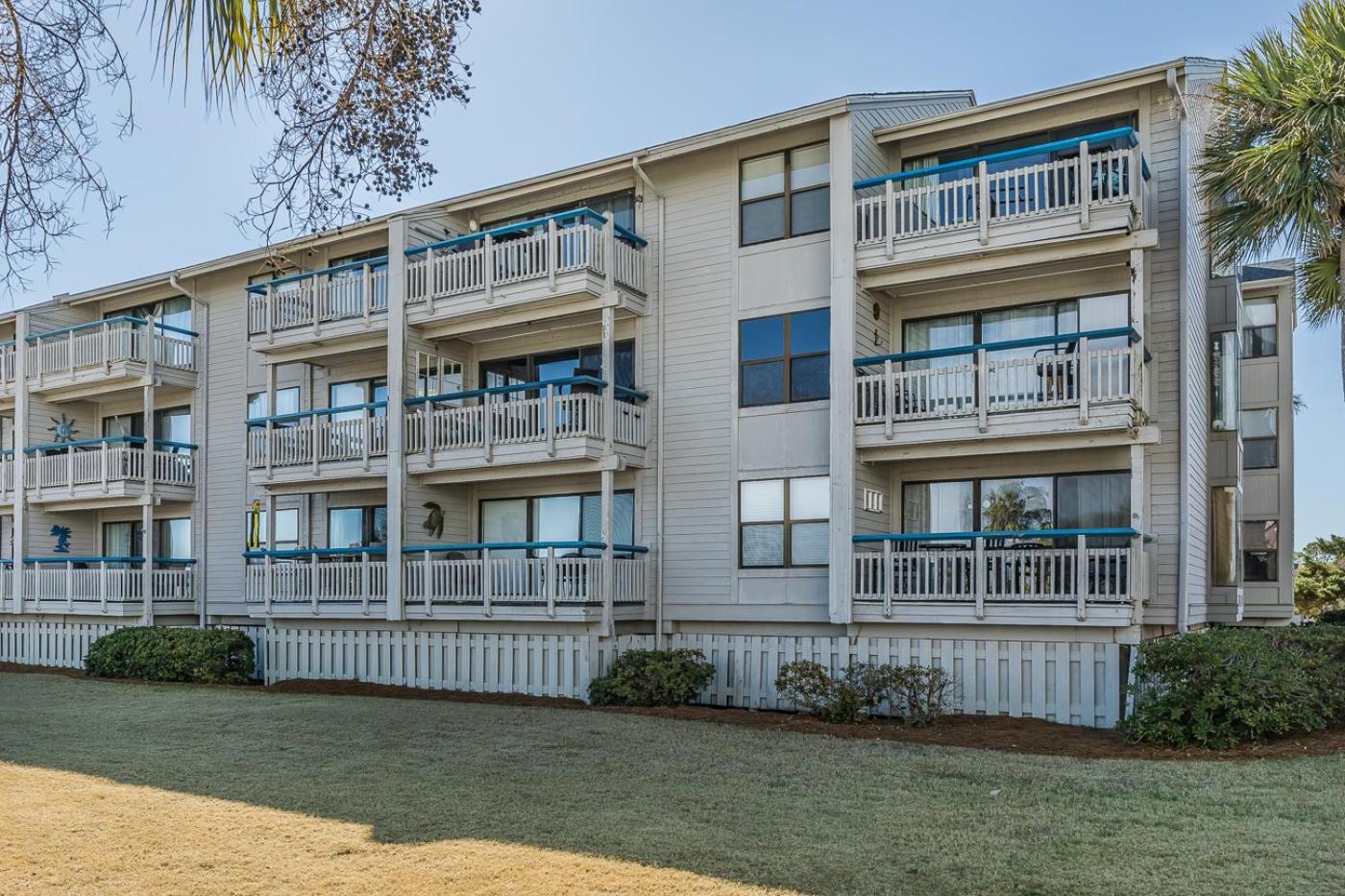 Direct Ocean View! M Building Pool and Ocean Views view 5