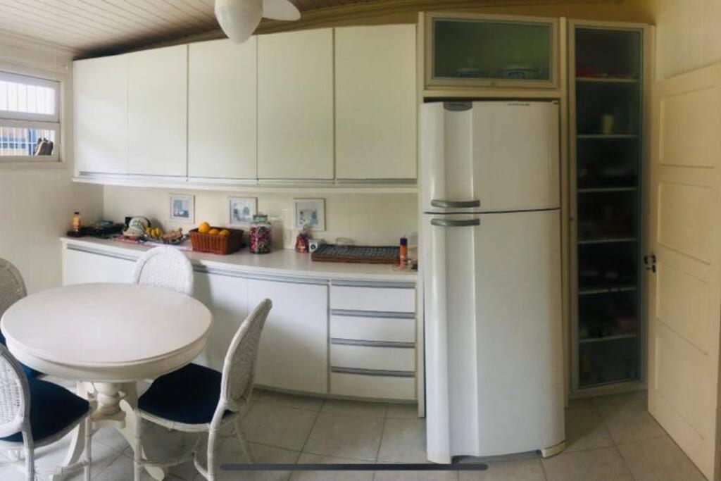 Casa Canasvieiras Florianópolis com piscina e mar
