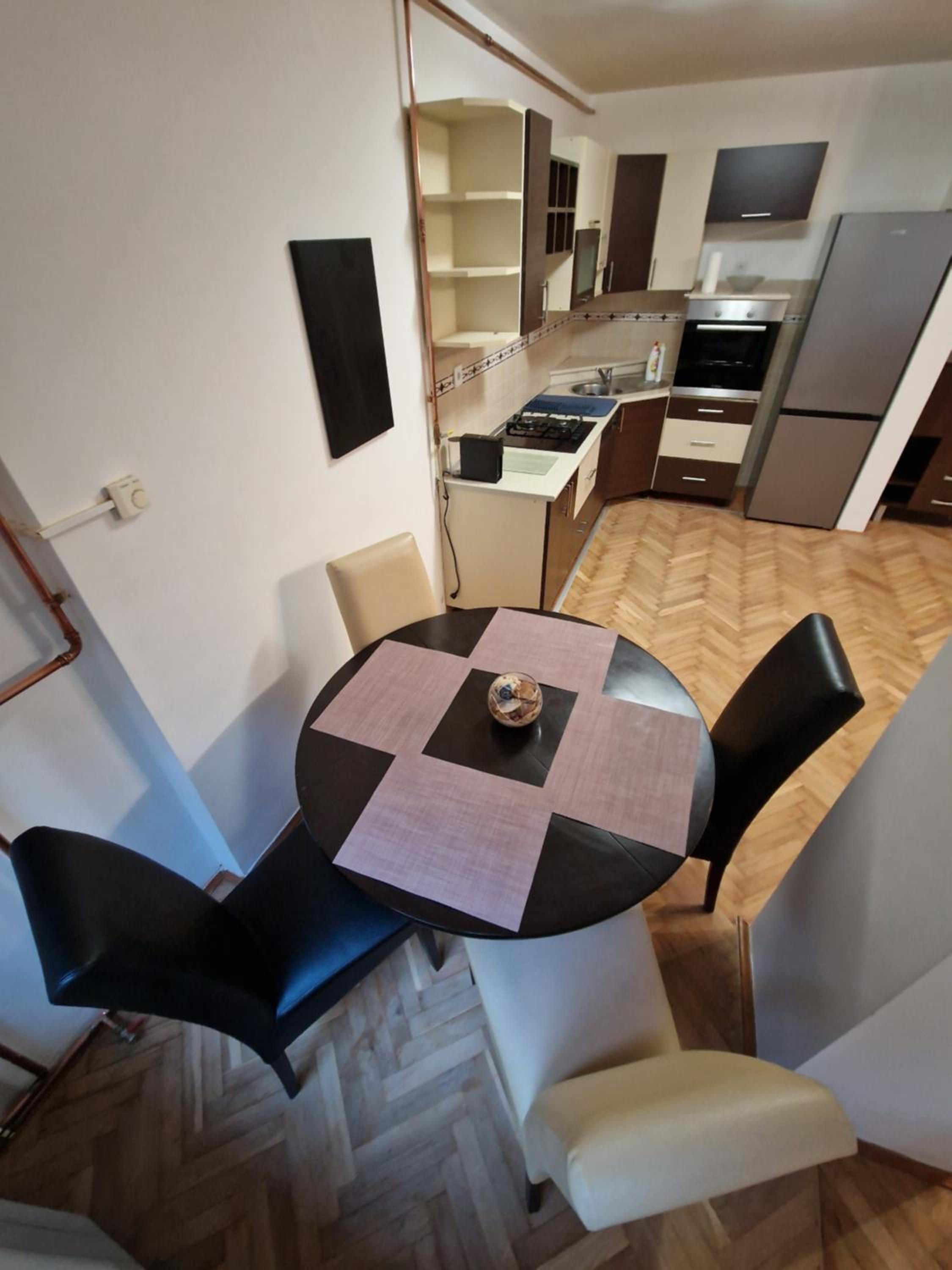 Una Apartment