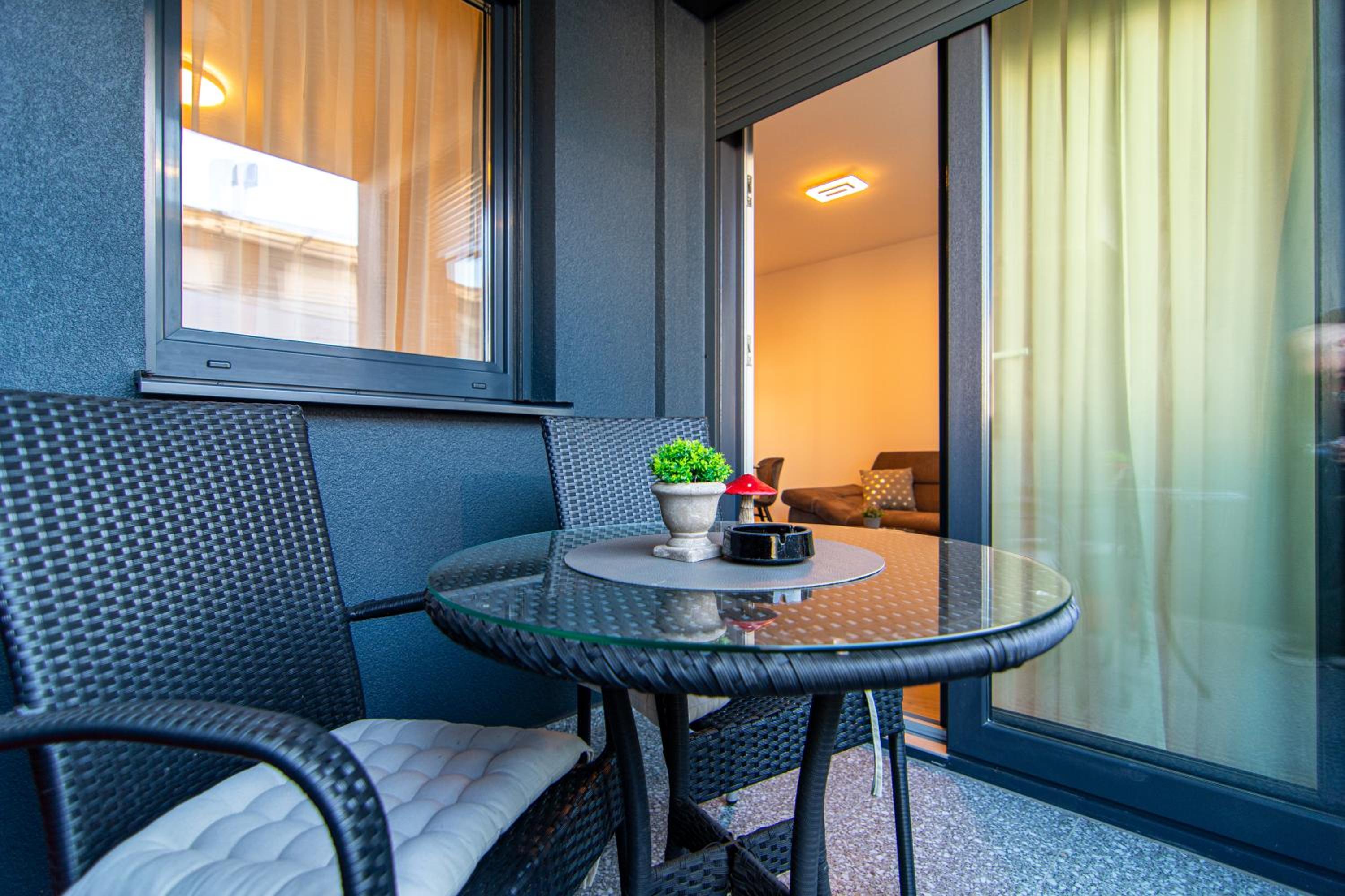 Flexible SelfCheckIns 63 - Zagreb - Loggia - Brand New view 2