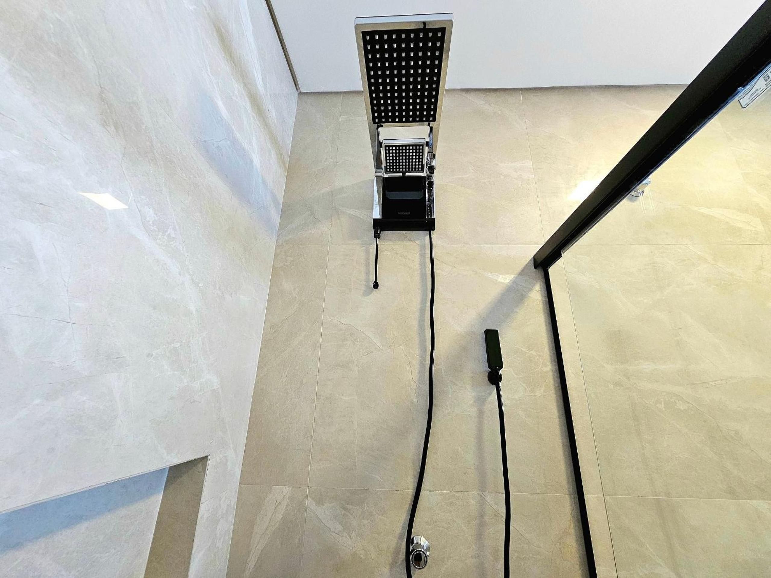 Casa Alto Padrão Novíssima 3 quartos
