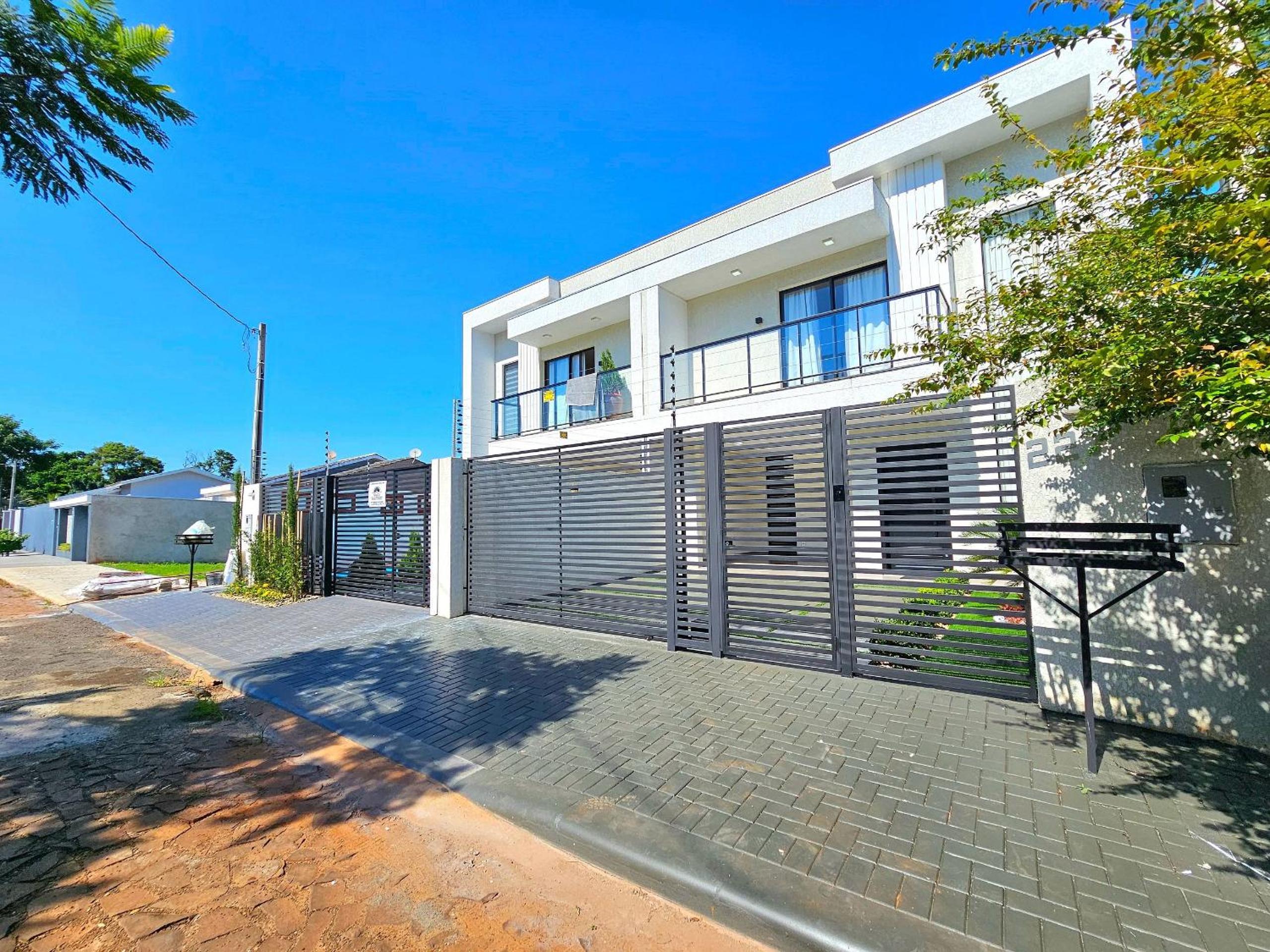 Casa Alto Padrão Novíssima 3 quartos