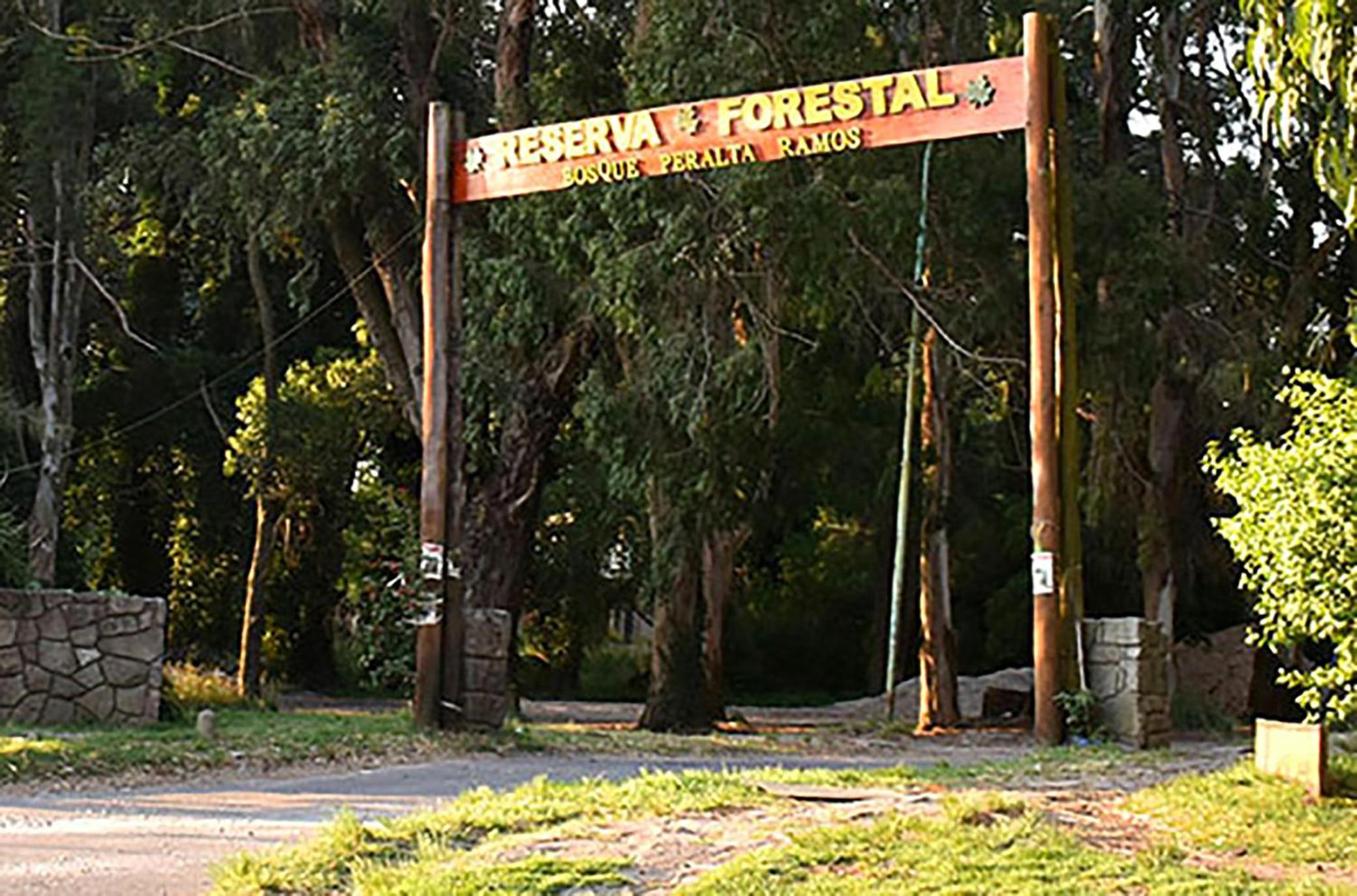 Cabaña en el Bosque Peralta Ramos, Mar del Plata, 4/5 huespedes.