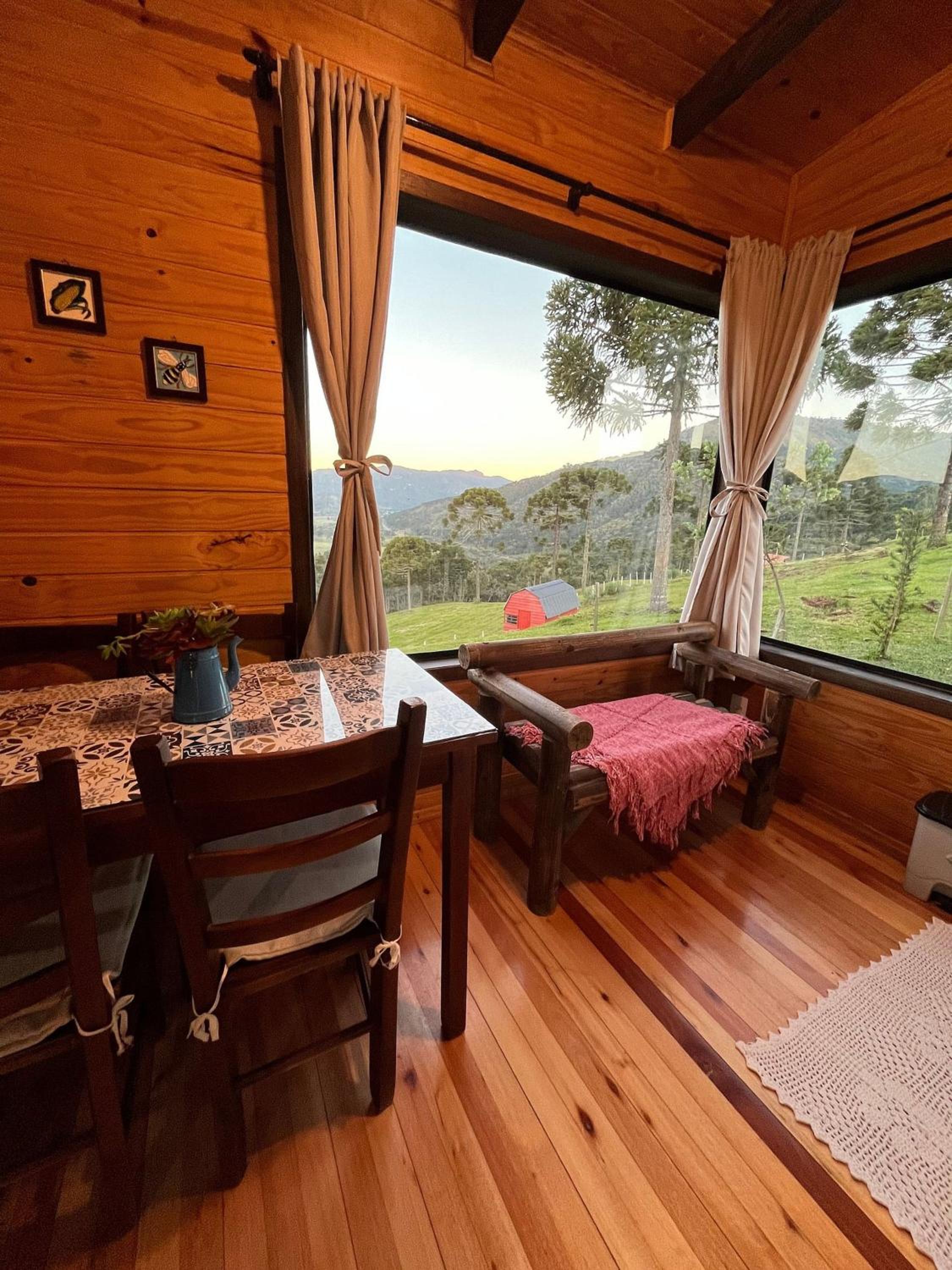Chalés incríveis com banheira de hidromassagem e vista encantadora