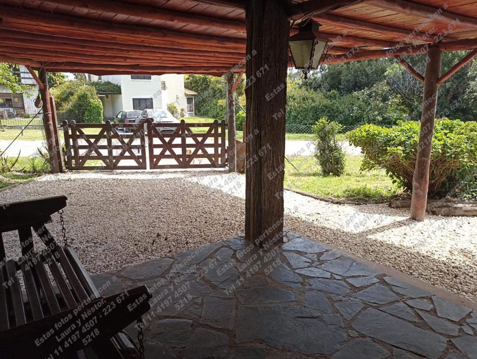 Cabaña en el Bosque Peralta Ramos, Mar del Plata, 4/5 huespedes.