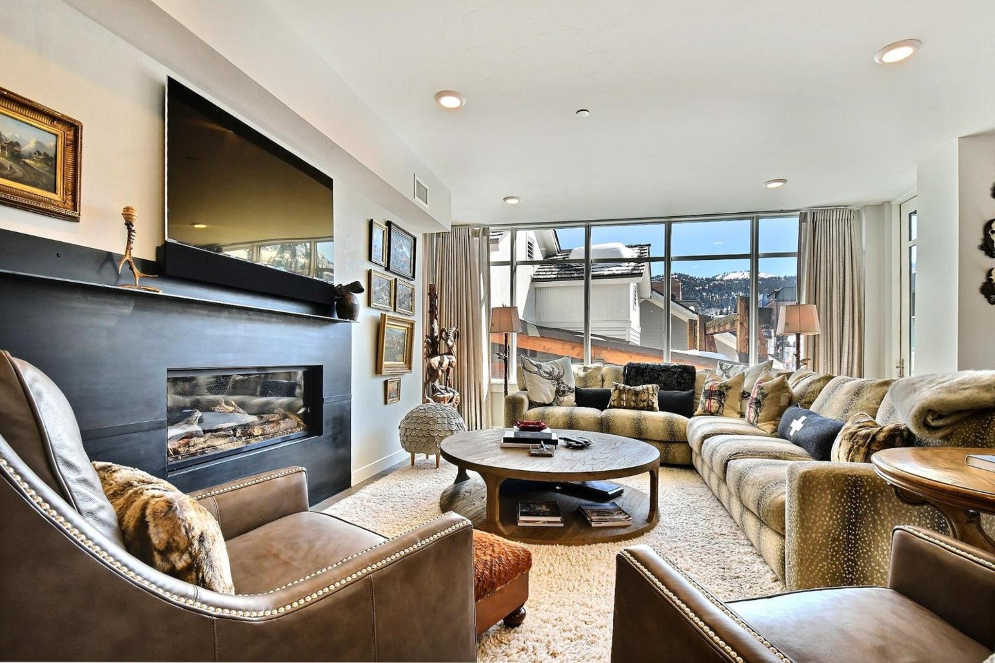 Contemporary Custom Condo Paired with the Best Location in the Center of Main Street. Walk to Ski. view 4