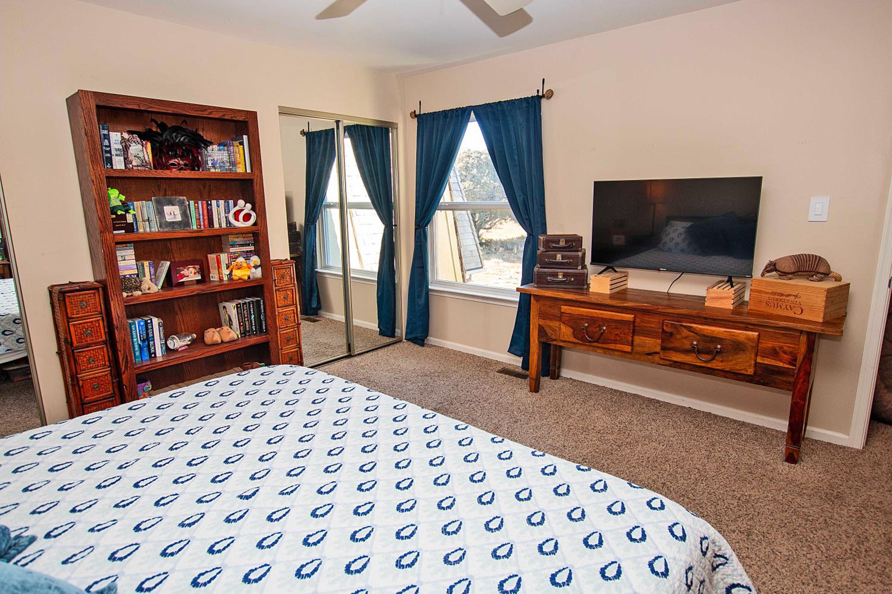 KH2, Life is Short- Soundside, Community Pool, Shopping Nearby! view 3