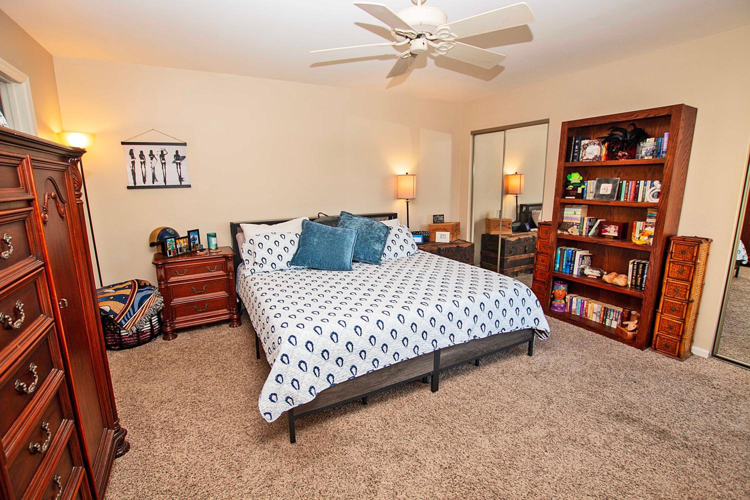 KH2, Life is Short- Soundside, Community Pool, Shopping Nearby! view 5