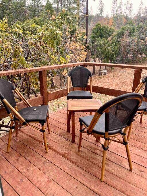 Near Yosemite, A Tranquil Getaway with Creek Frontage view 3